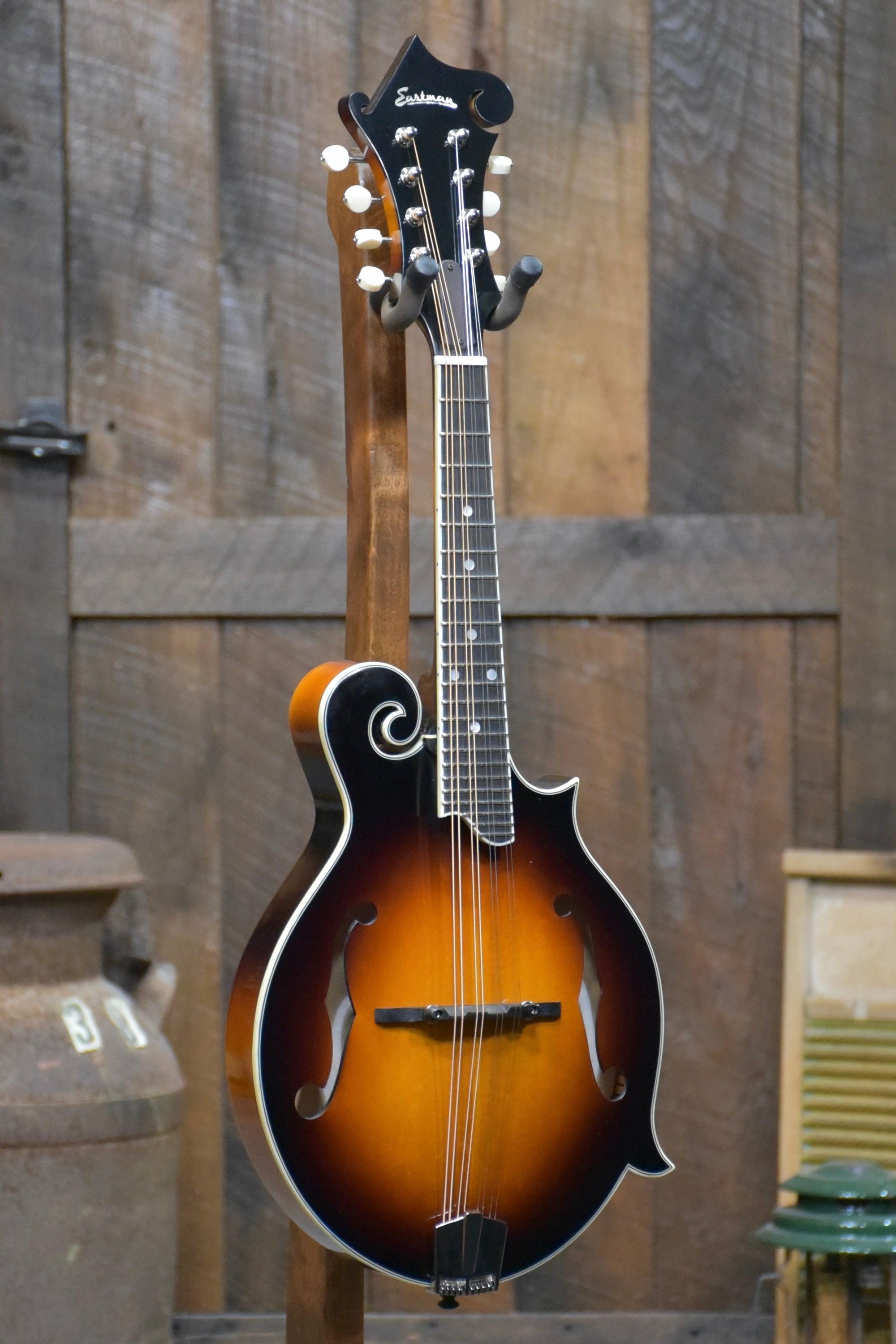 Eastman MD515/TV Wide-Nut Sunburst  F-Style Mandolin With Case