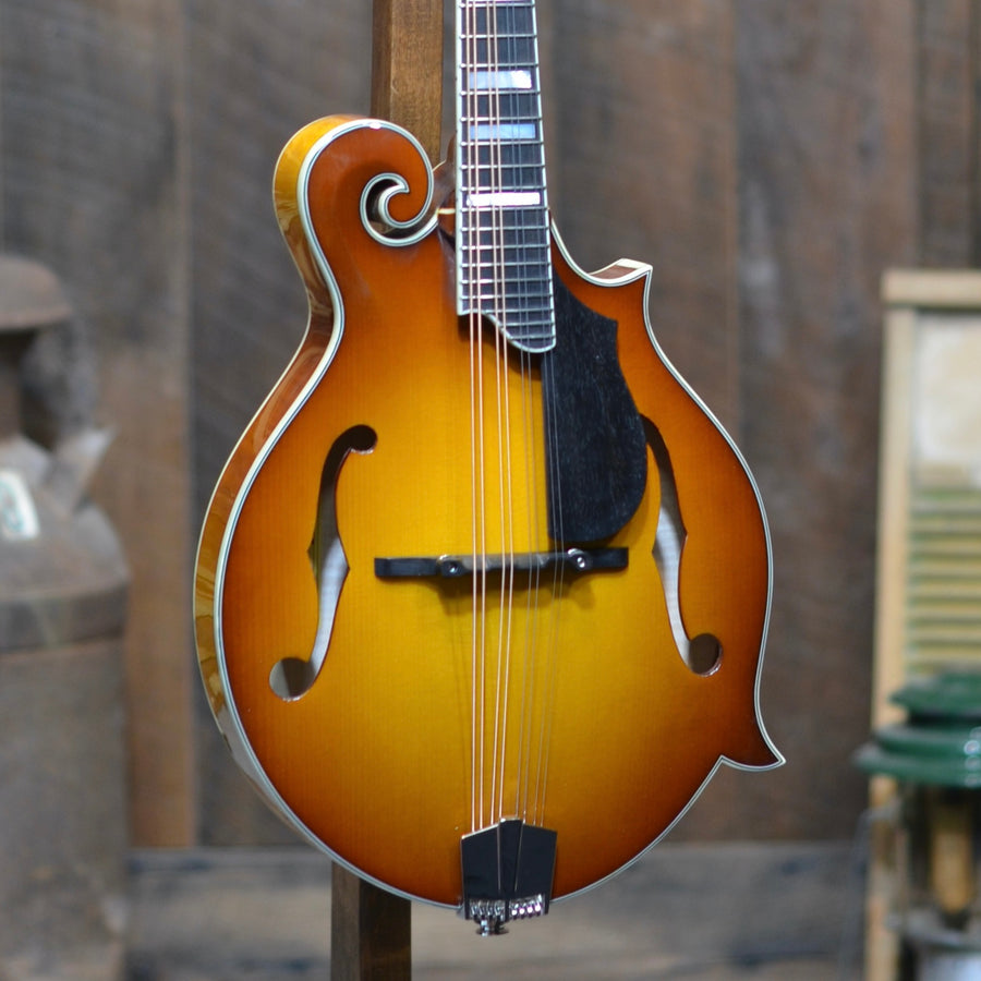 Eastman MD615-GB Gold Burst F-Style Mandolin With Pickup and With Case