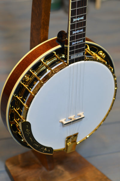 Gold Tone Mastertone™ OB-2 Gold Engraved Bowtie Banjo with Case