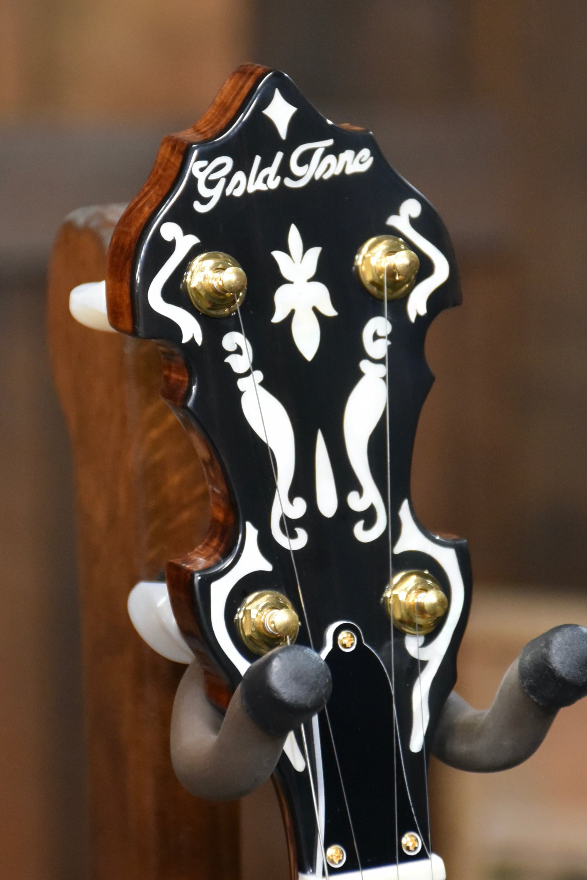 Gold Tone Mastertone™ OB-Grandee: Orange Blossom Grandee Resonator Banjo with Flying Eagle Inlay and With Case