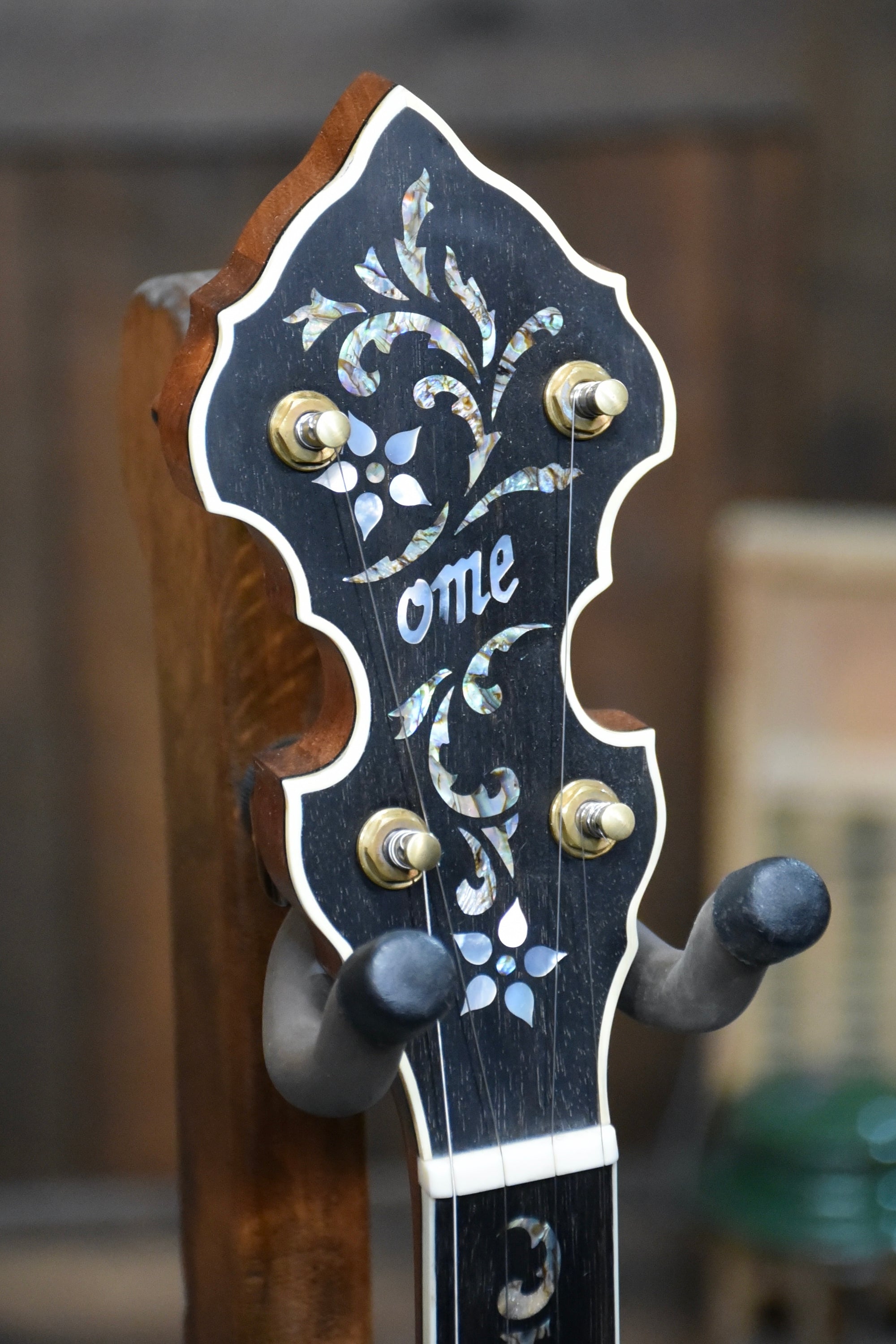 Bundle Deal - Ome Golden Hill Primrose 5-String Resonator Banjo With Case