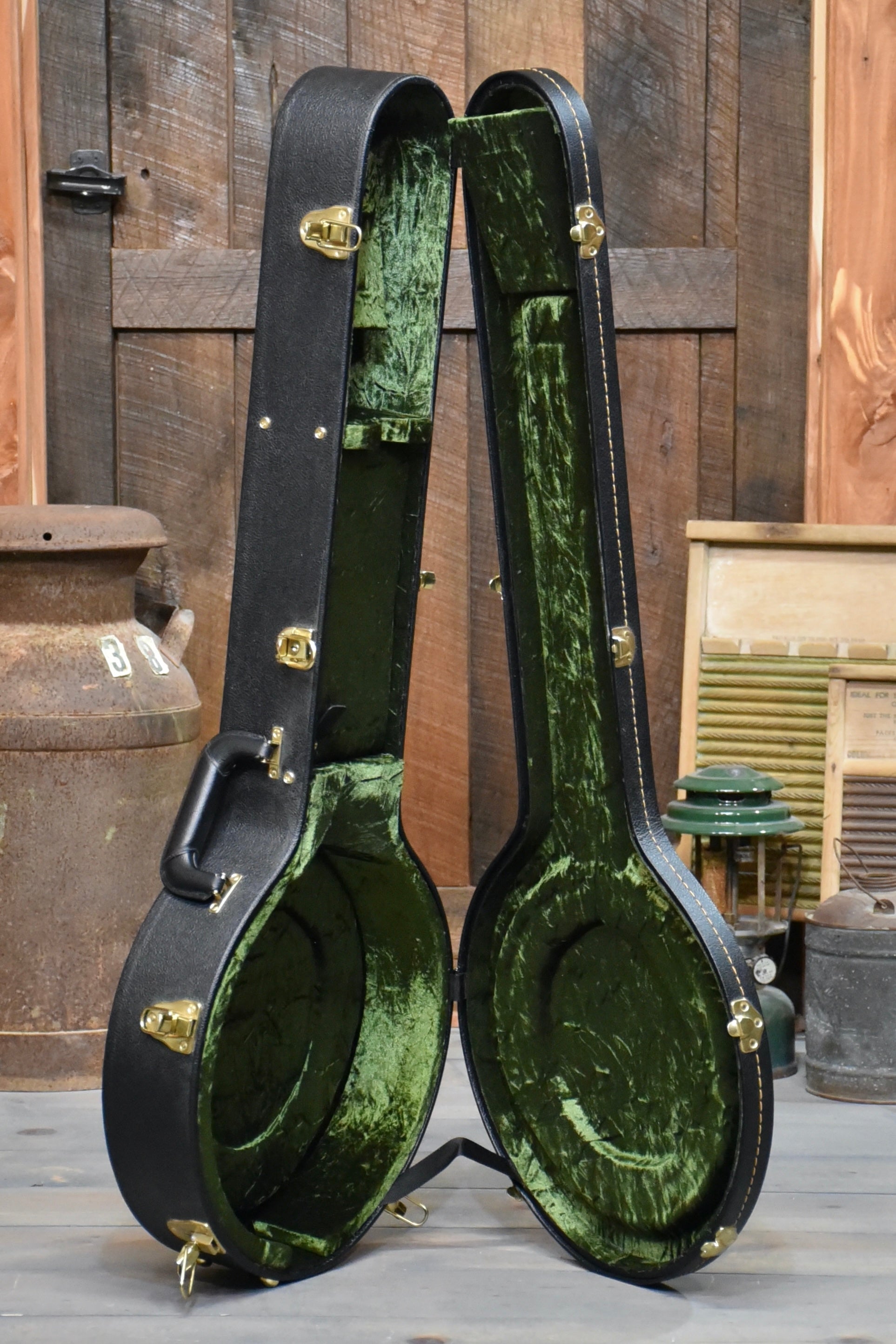 Pre-Owned Deering Deluxe 5-String Banjo with Case