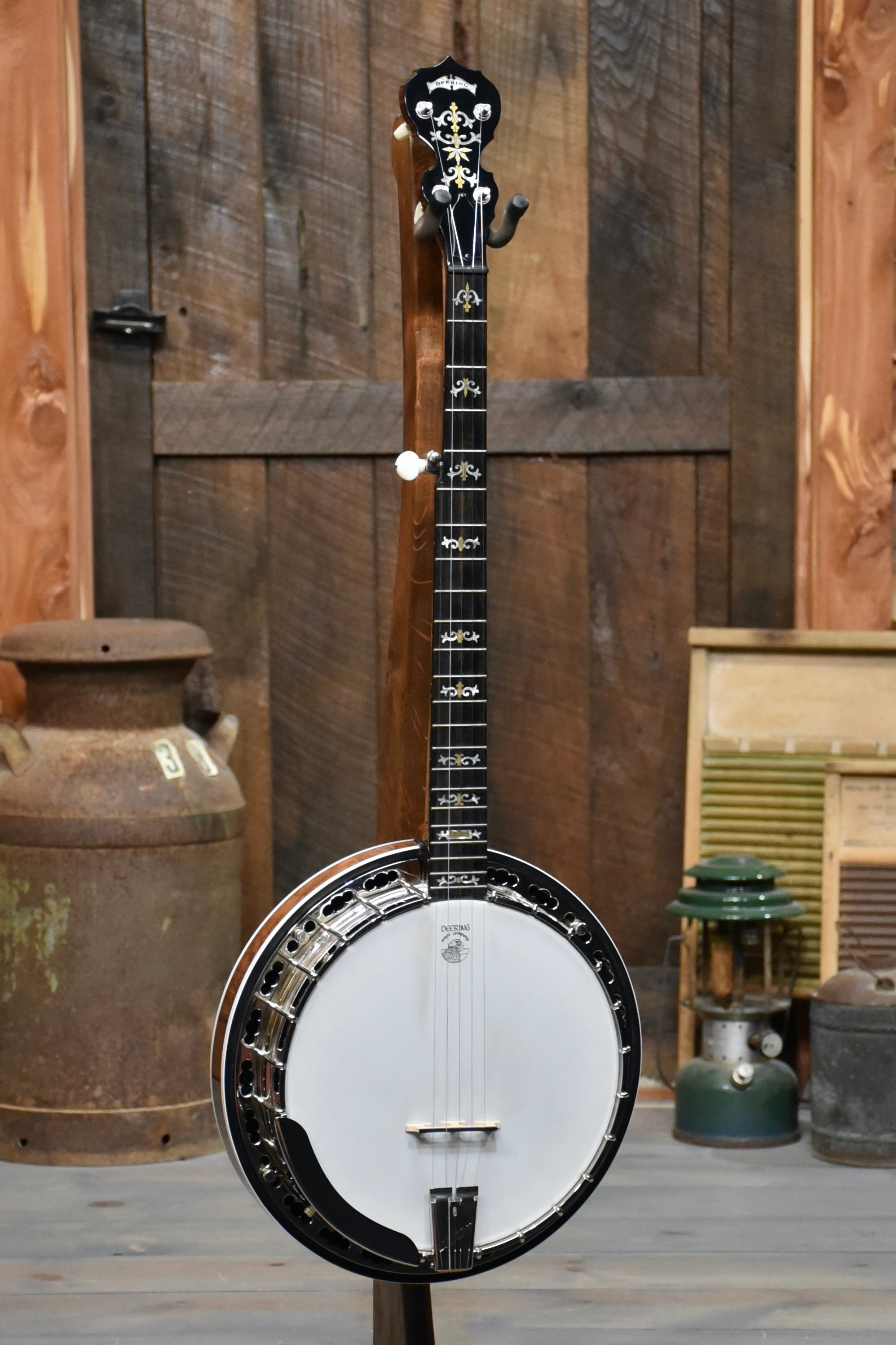 Pre-Owned Deering Deluxe 5-String Banjo with Case