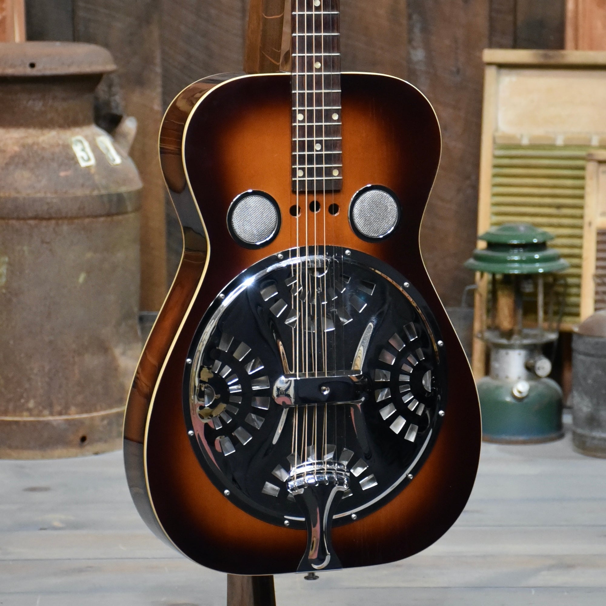 Pre-Owned 1981 Roundneck Dobro with Case