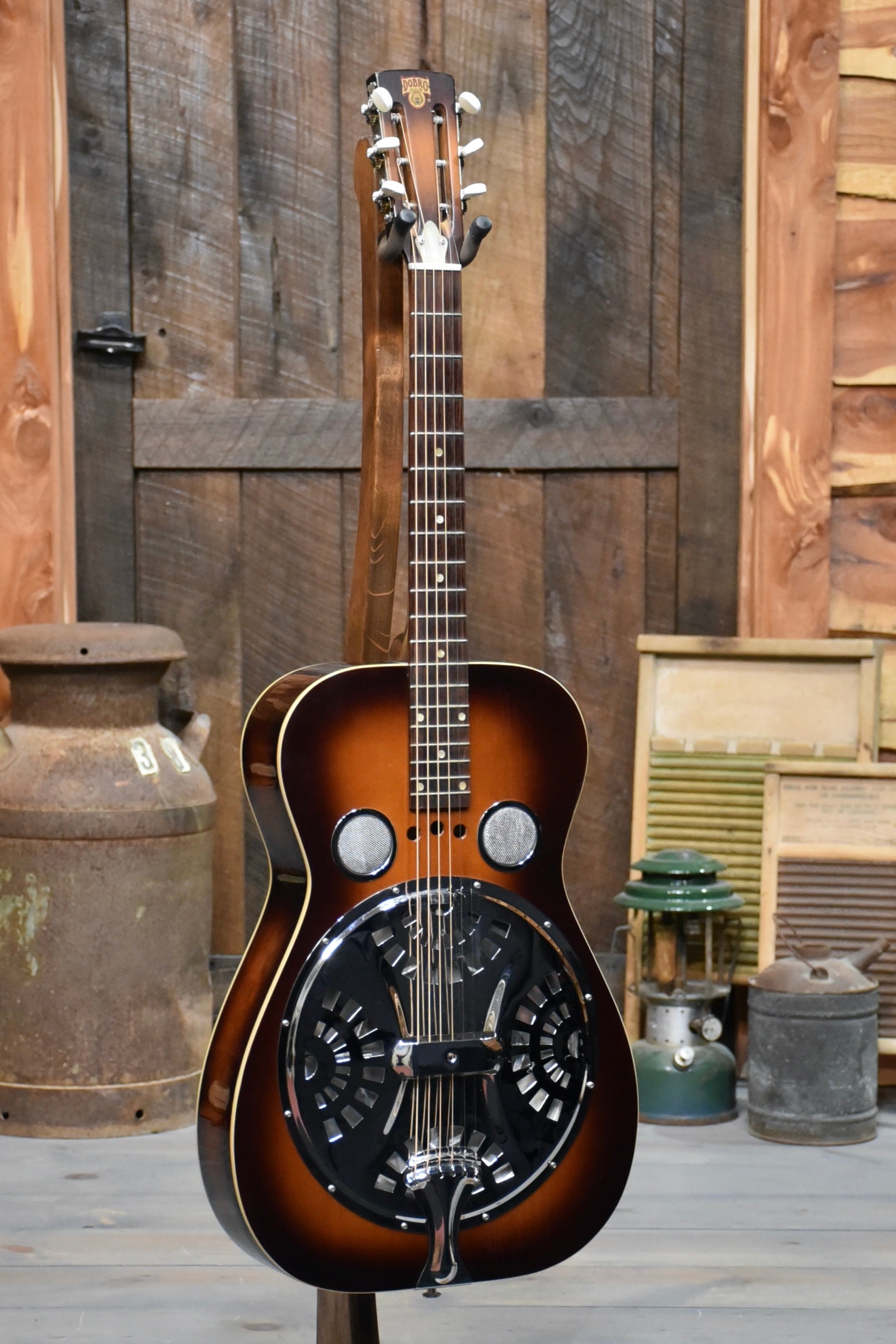 Pre-Owned 1981 Roundneck Dobro with Case