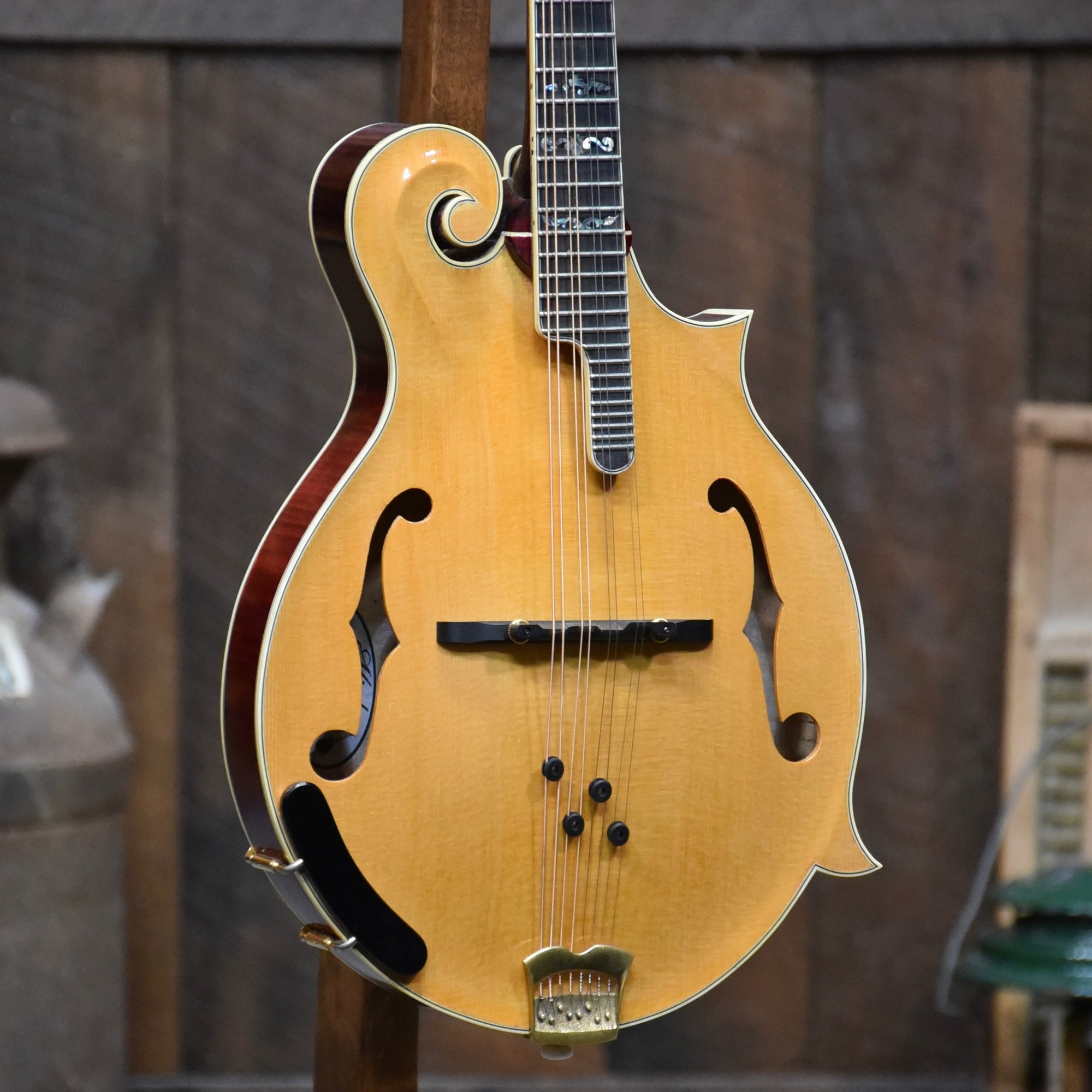 Pre-Owned 2008 Hinde F-Style Mandolin With Case