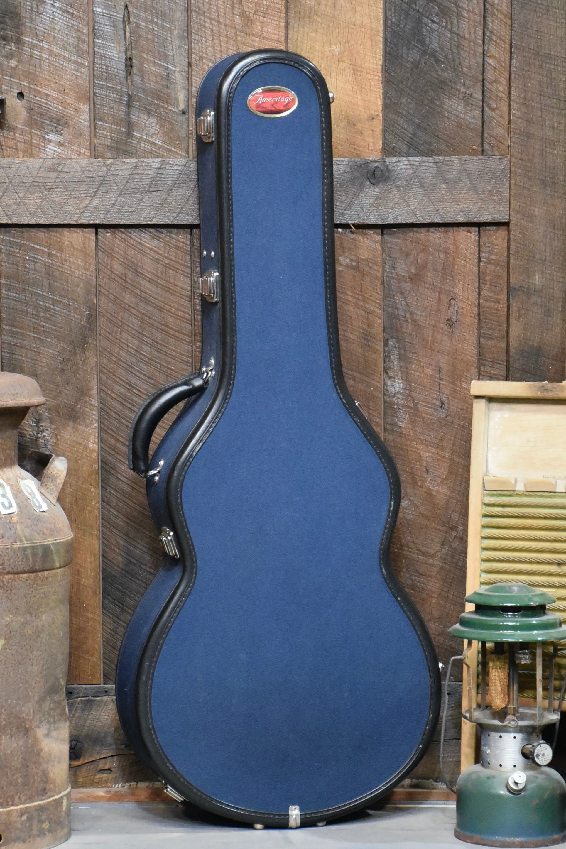 Pre-Owned Hinde 00 Size Guitar With Case