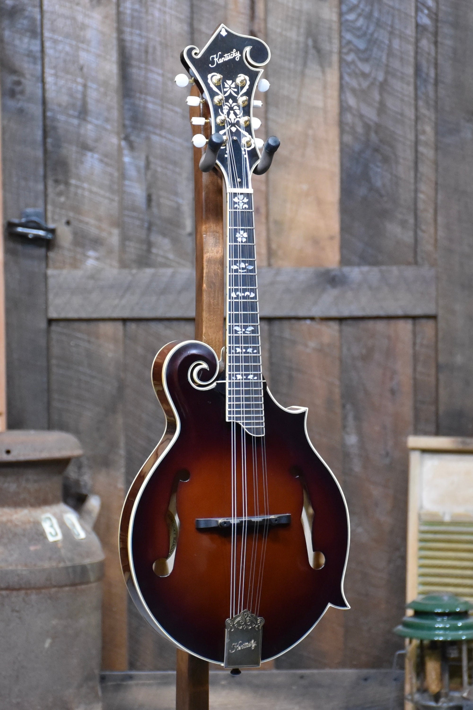 Pre-Owned Kentucky KM-855 F-Style Mandolin With Case