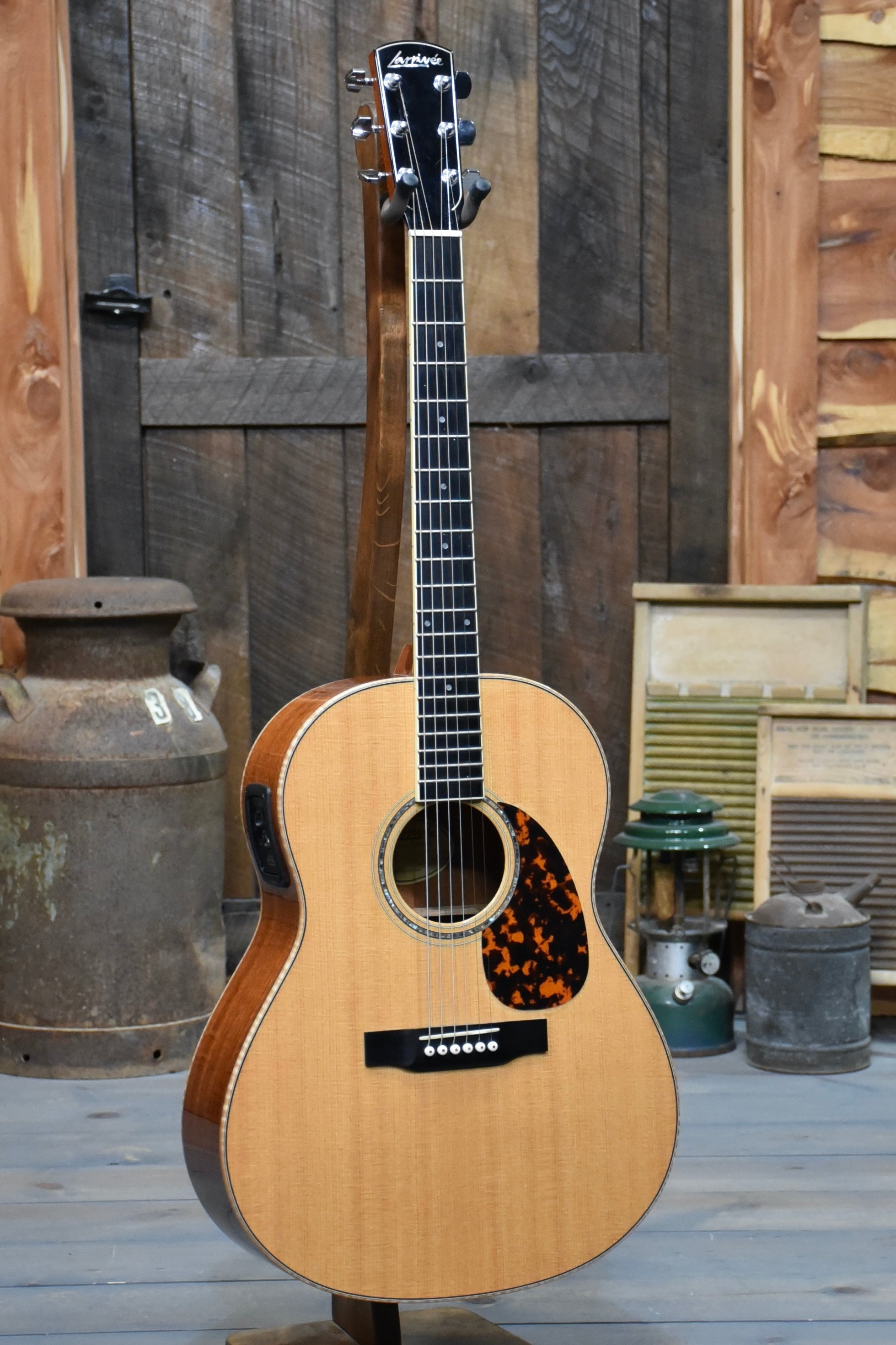 Pre-Owned Larivee L-O5 Dreadnought Acoustic Guitar With Case