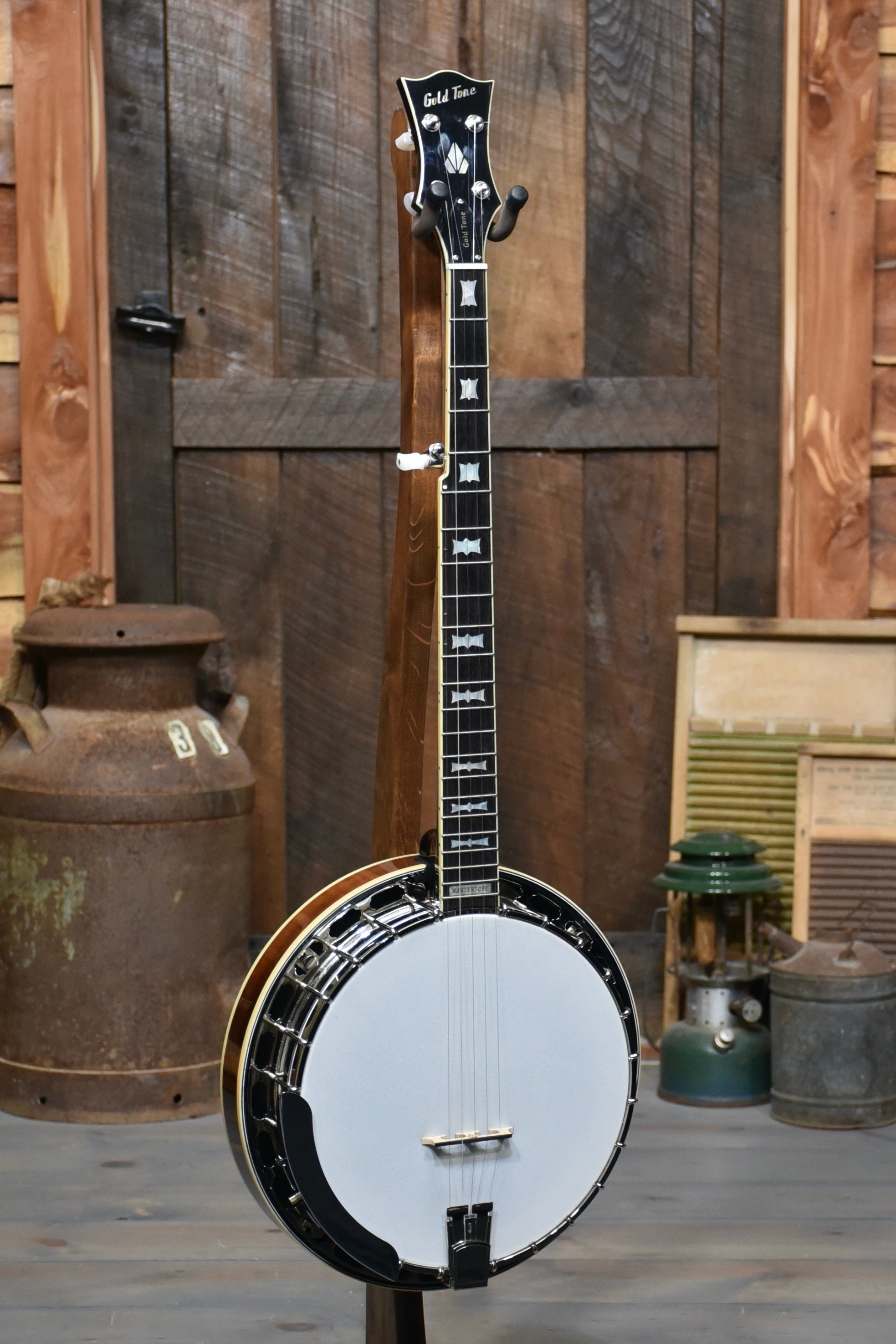 Pre-Owned Gold Tone Mastertone™ OB-2 Bowtie Banjo with Case