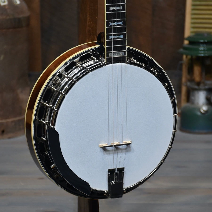 Pre-Owned Gold Tone Mastertone™ OB-2 Bowtie Banjo with Case