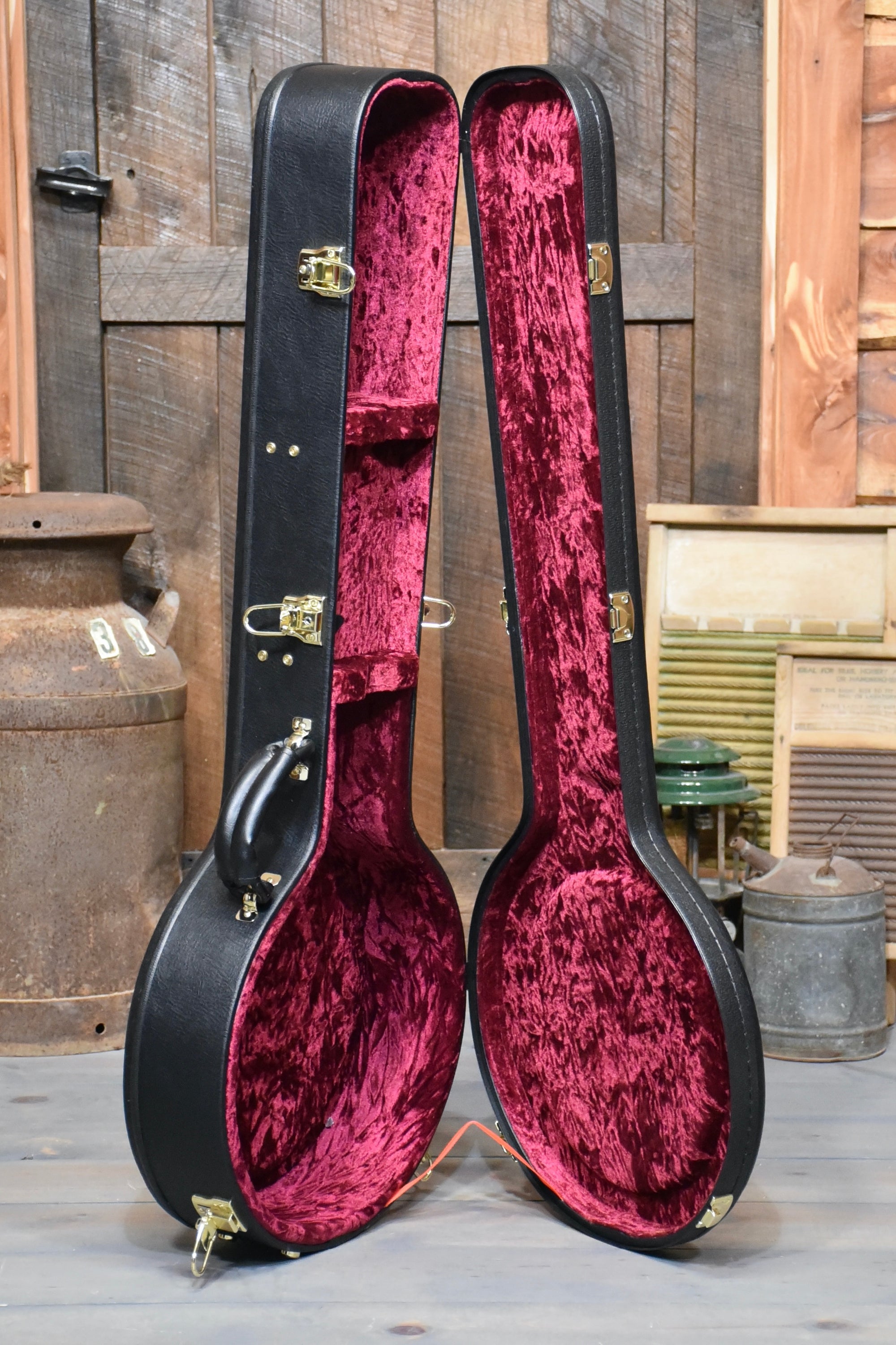 Pre-Owned Gold Tone Mastertone™ OB-2 Bowtie Banjo with Case