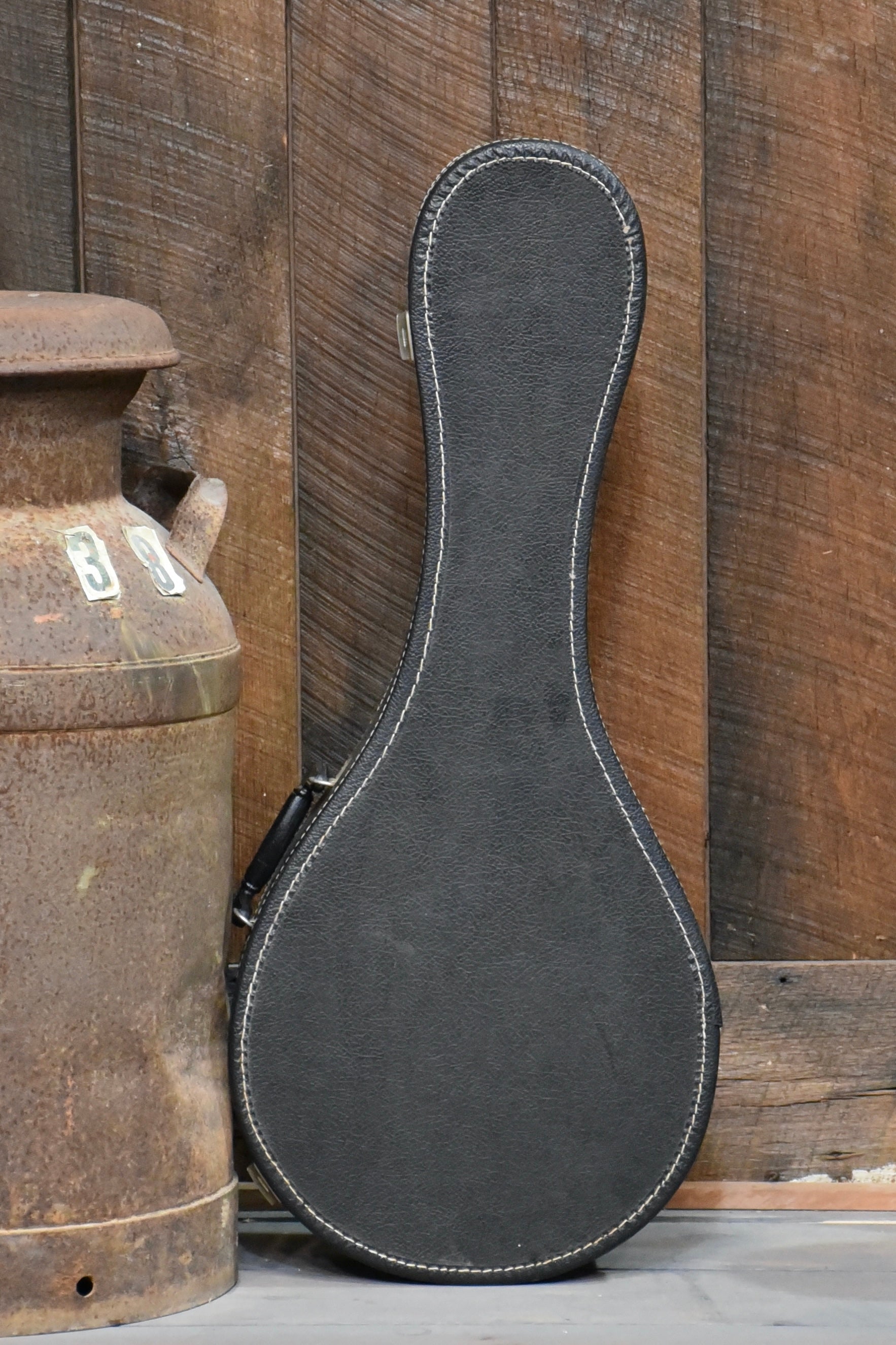 Pre-Owned Rose 2-Point Style Mandolin with Case