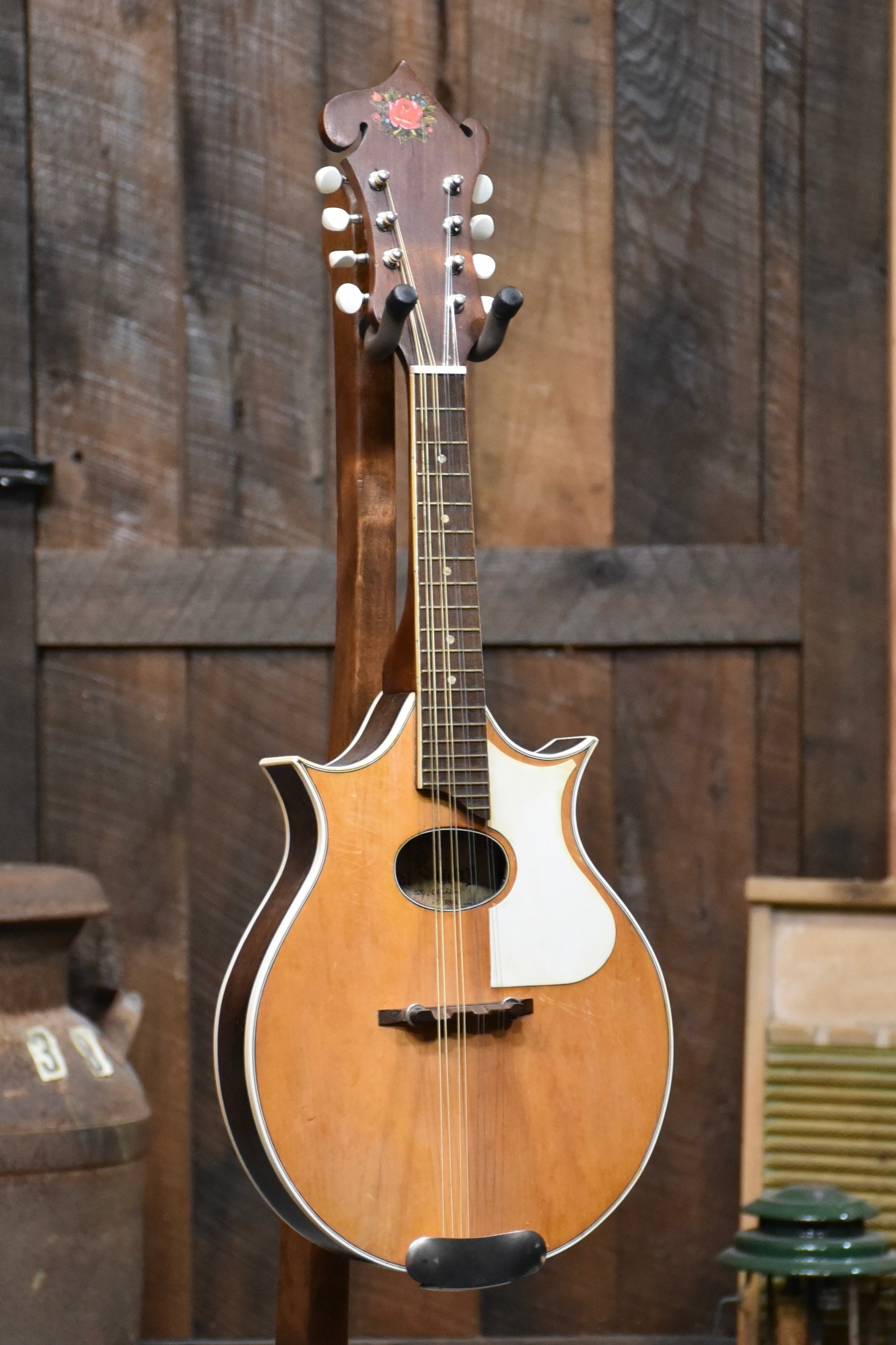 Pre-Owned Rose 2-Point Style Mandolin with Case