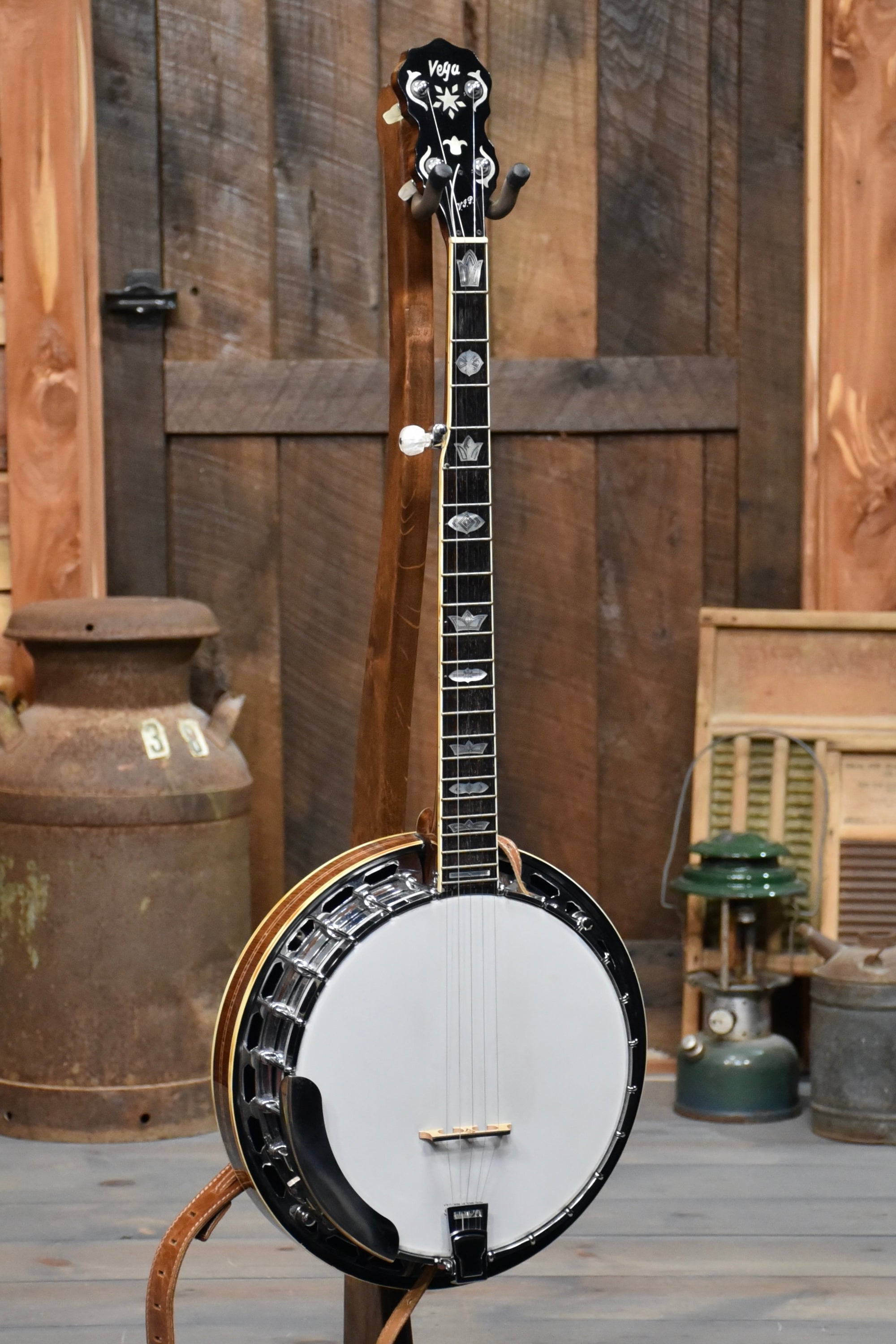 Pre-Owned 1970's Vega VIP 5-String Banjo With Case