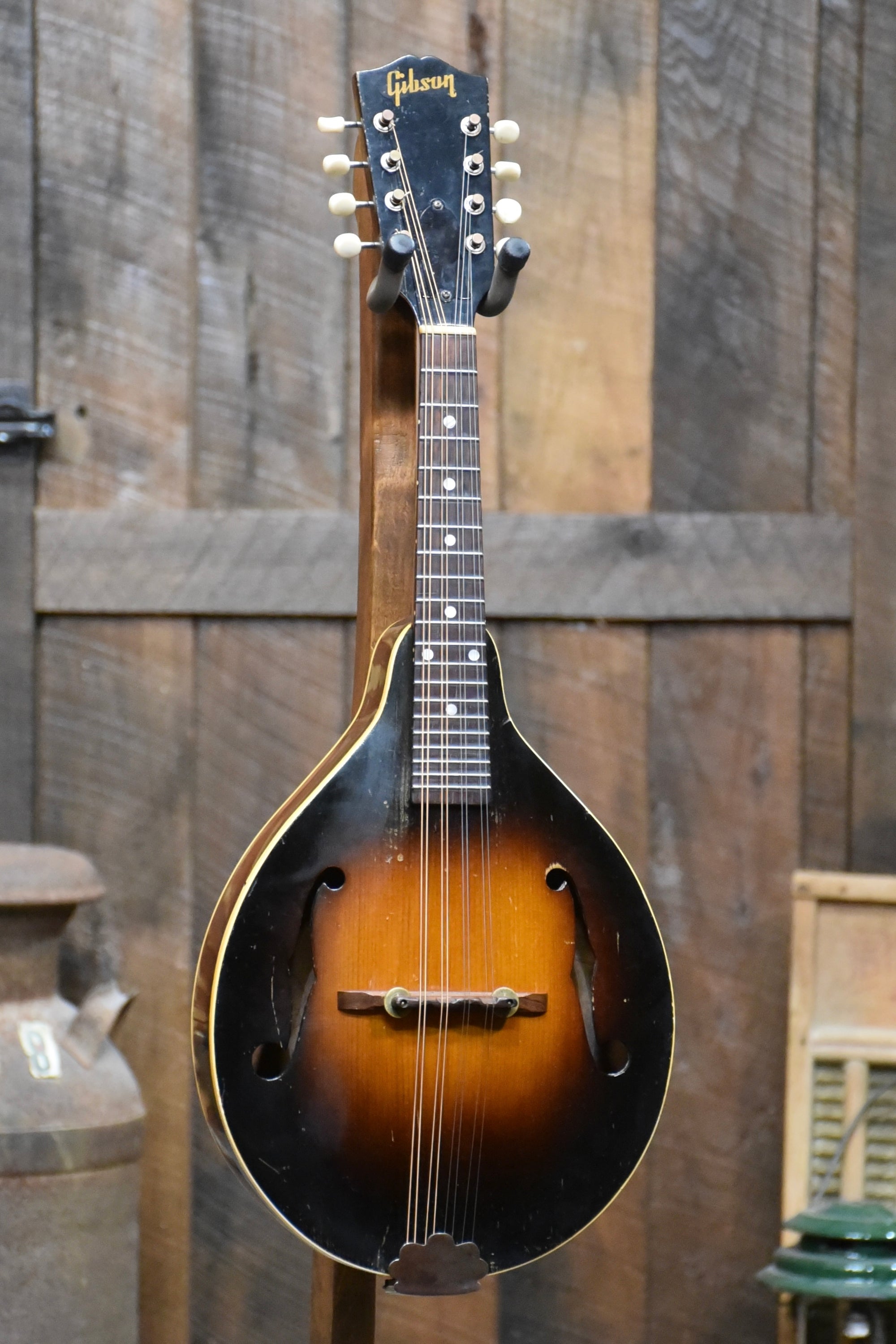 Pre-Owned Gibson Vintage A-50 Mandolin with Case