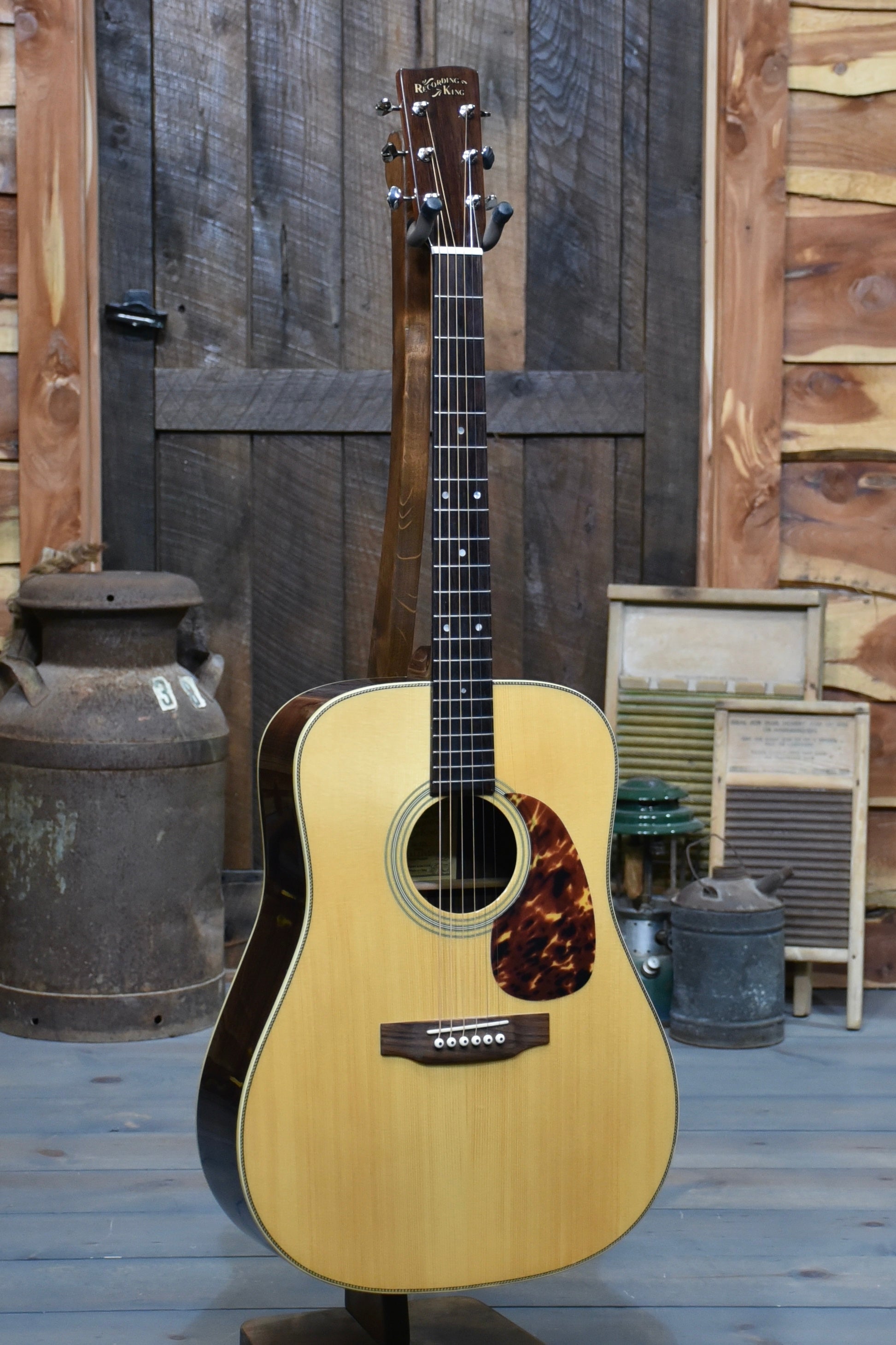 Recording King RD-328 Dreadnought Acoustic Guitar - Banjo