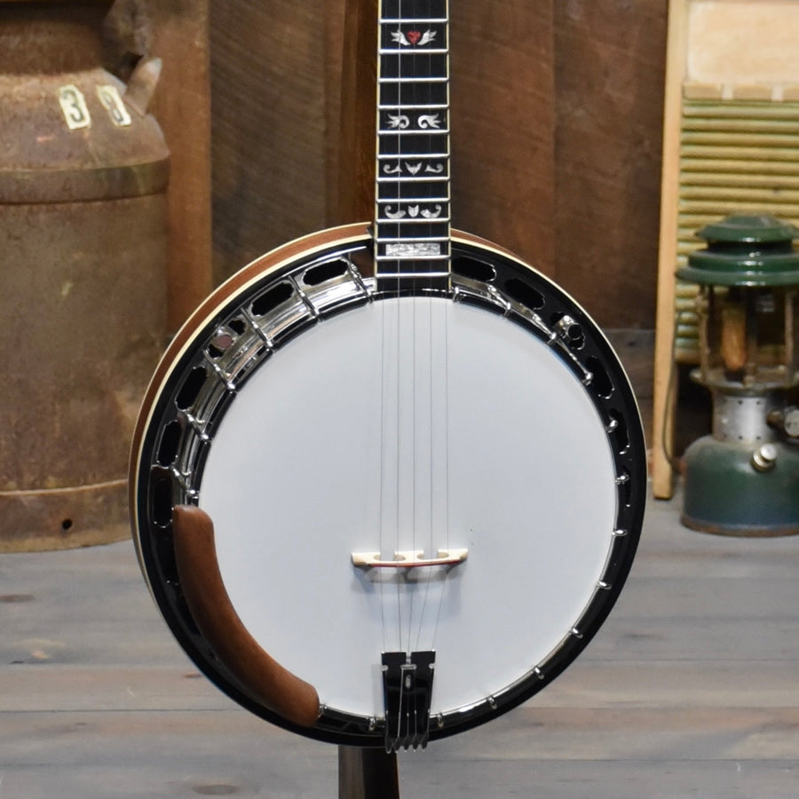 Pre-Owned Gold Tone Mastertone™ “Bluegrass Heart” Béla Fleck Signature Banjo with Case