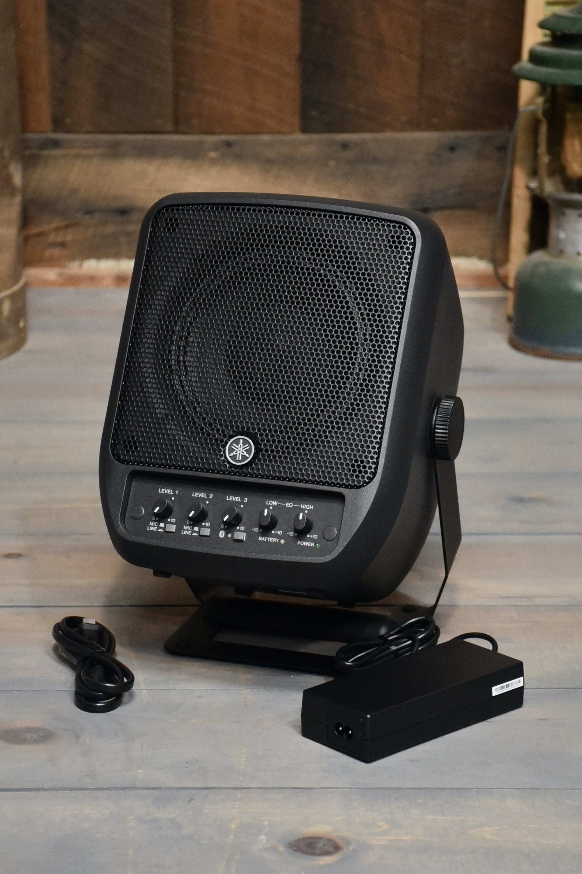 Yamaha STAGEPAS 100 Portable PA System with Bluetooth Banjo