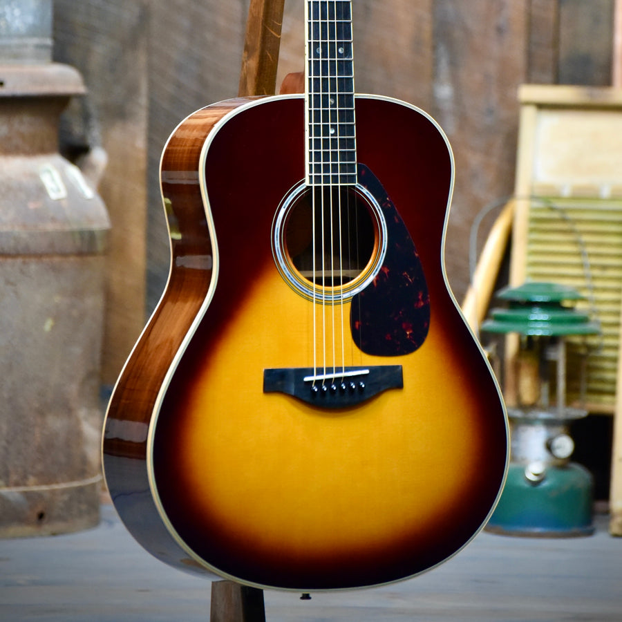 Yamaha LL16BSHB Handcrafted A.R.E. Acoustic-Electric Guitar With Case - Brown Sunburst