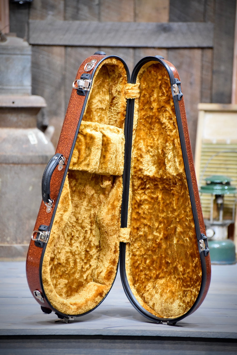 Calton Cases Mandolin Flight Case - Bonfire Orange Smooth Glitter With Gold Interior