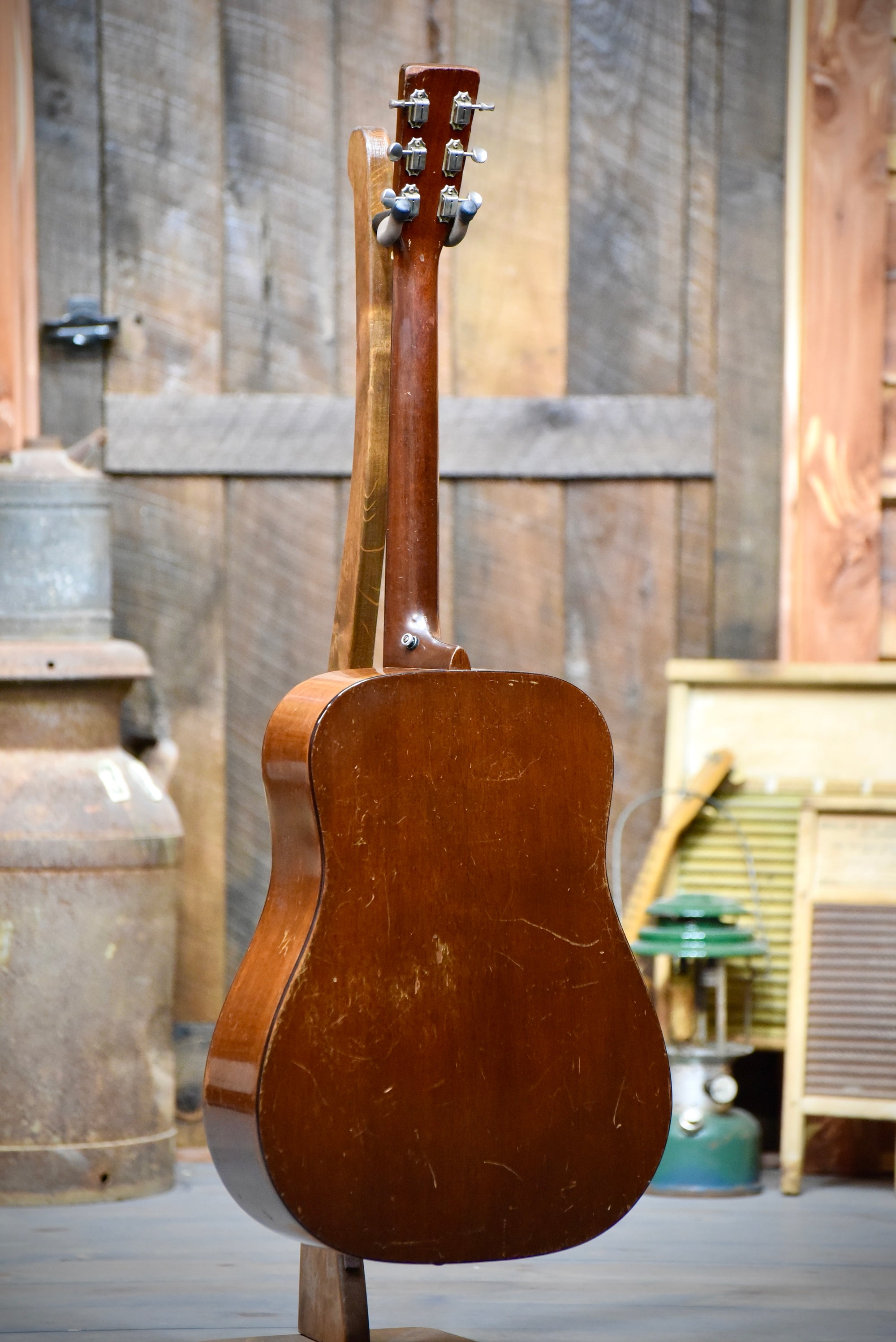 Pre-Owned Martin D-18 1952 Dreadnought Guitar with Case