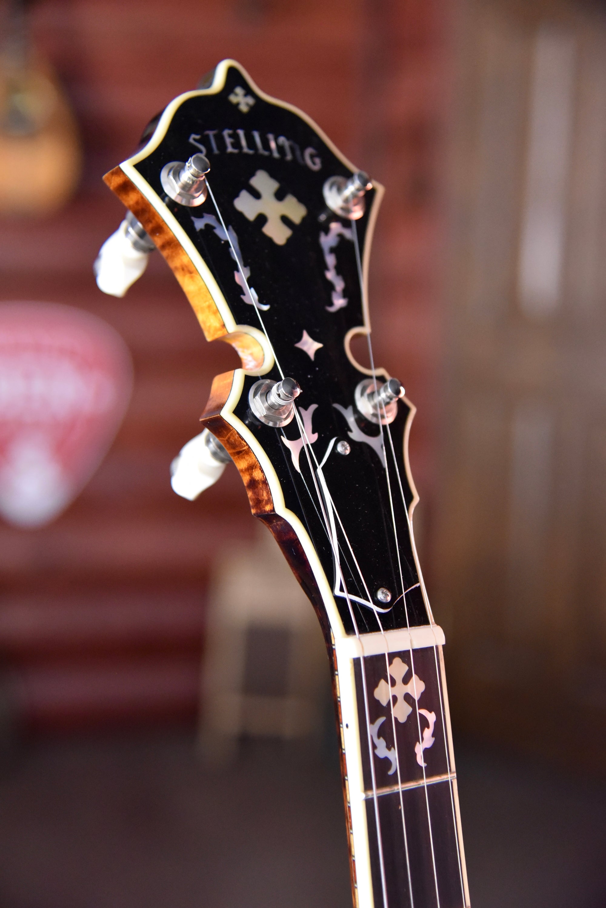 Stelling Maple Golden Cross Old Wood Rim 5-String Bluegrass Banjo with Case