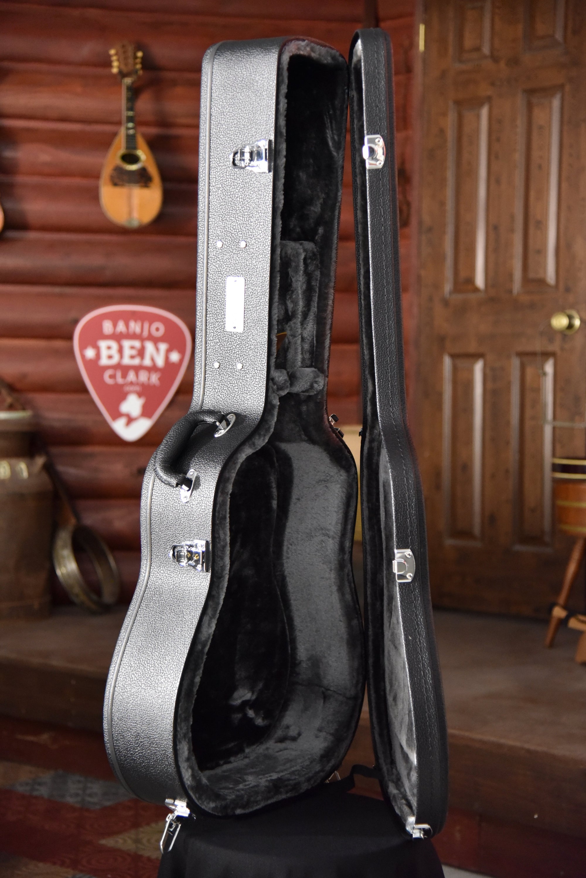 Eastman E20D-TC Dreadnought Acoustic Guitar With Case