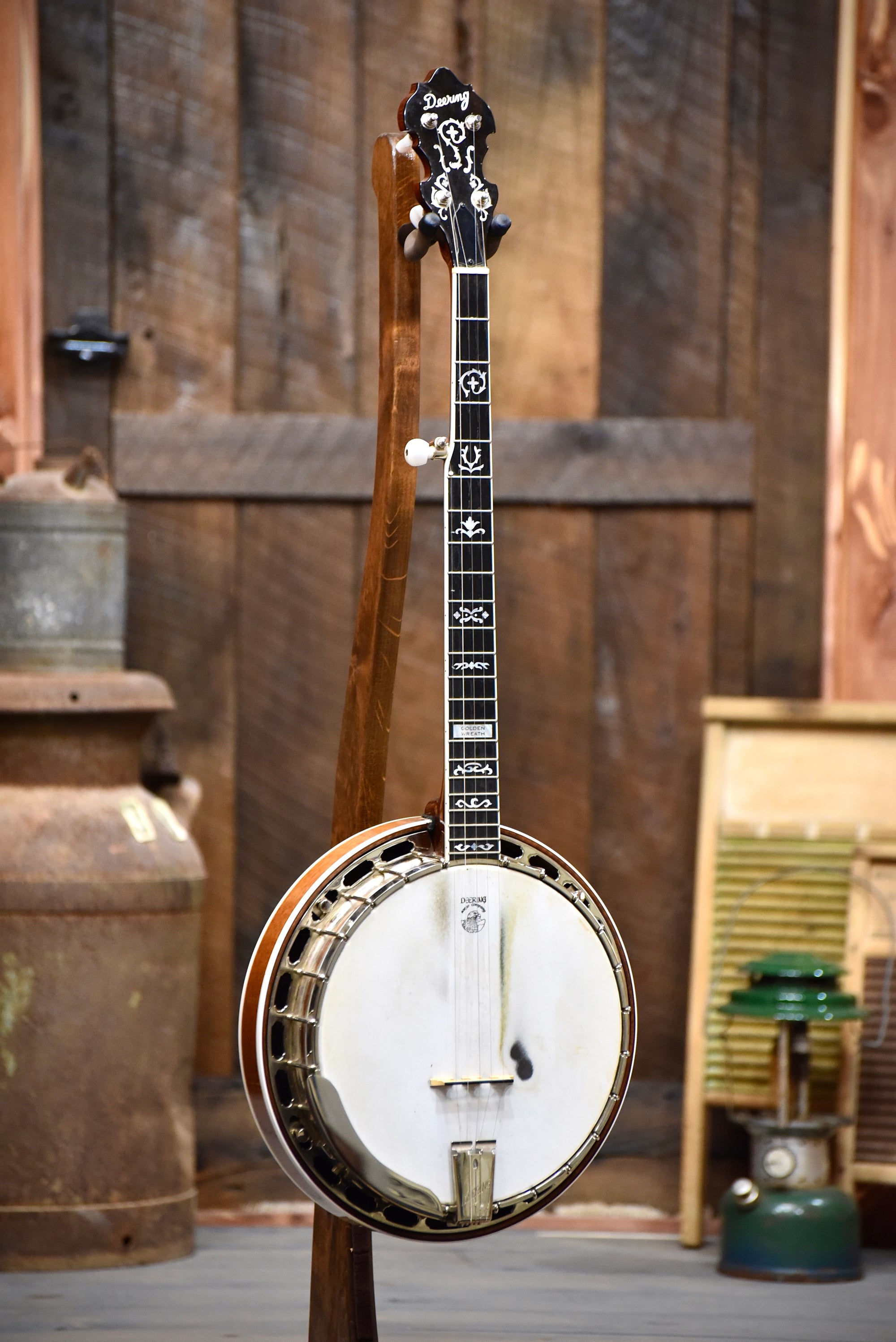 Pre-Owned Deering Golden Wreath Banjo with Case