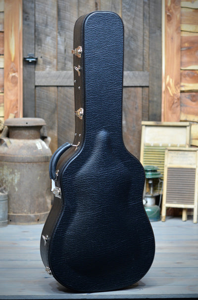 Eastman E10D Dreadnought Acoustic Guitar With Case