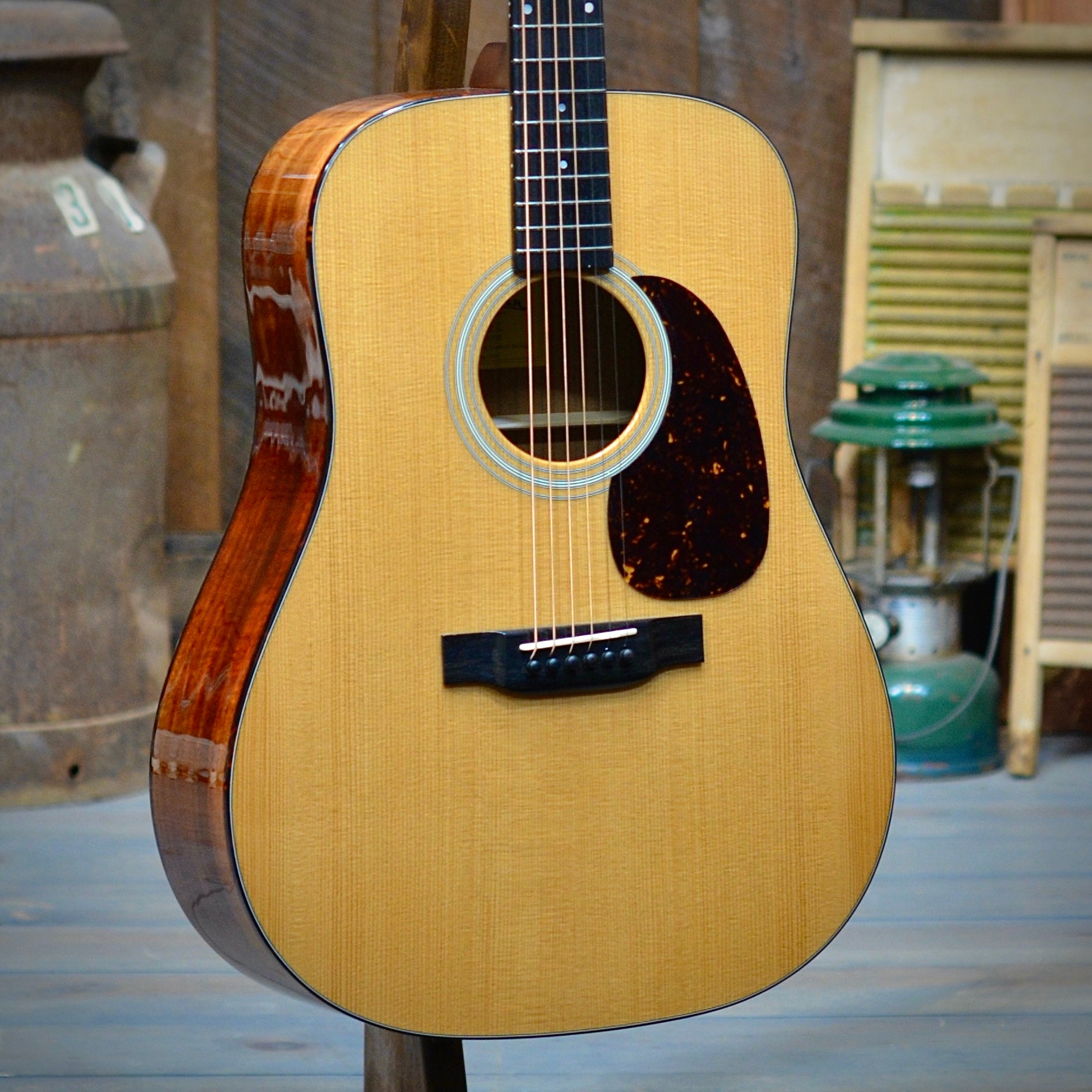 Eastman E10D-TC Dreadnought Acoustic Guitar With Case