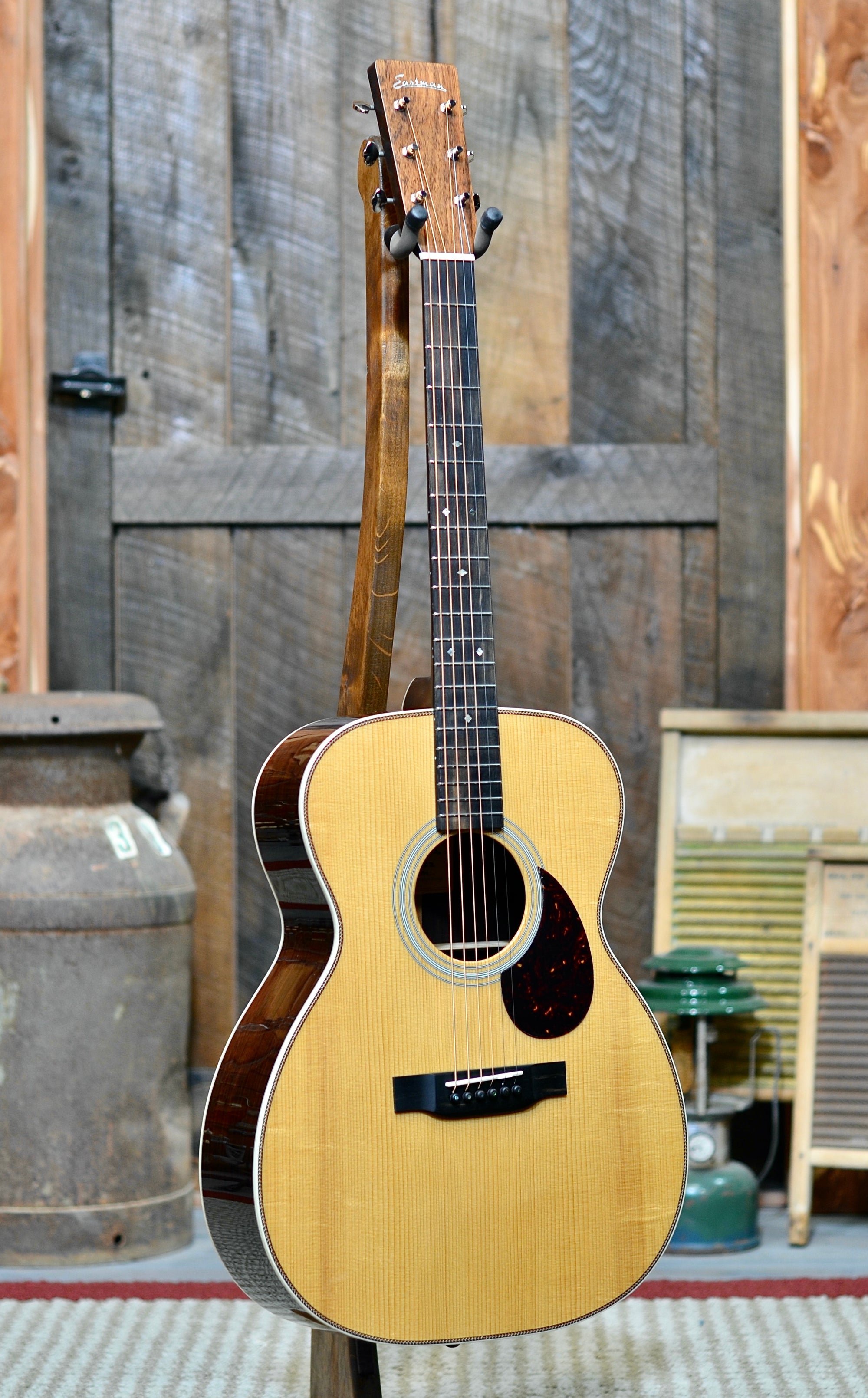 Eastman E20OM-TC-MR Acoustic Guitar With Case