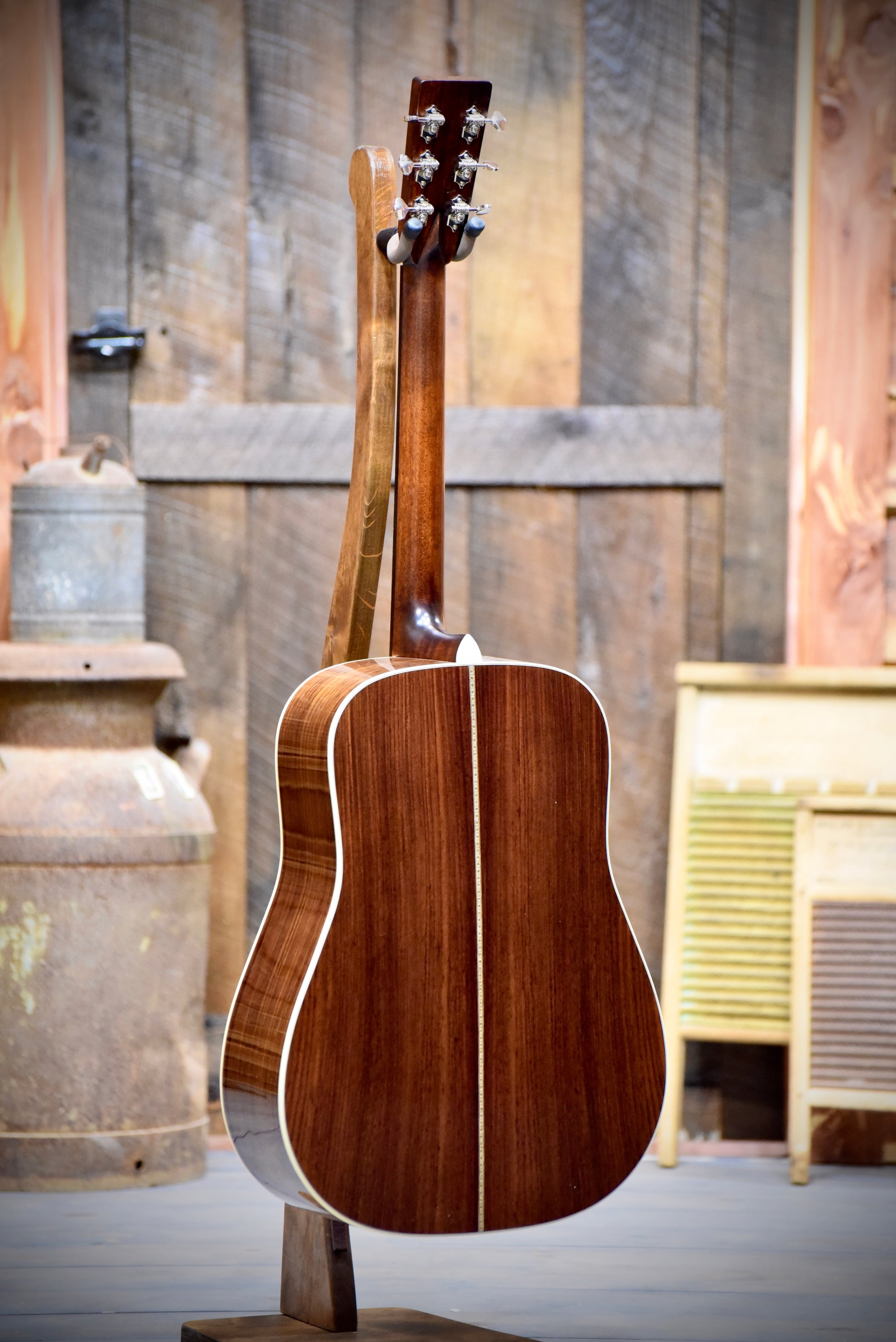 Eastman E20D-TC Dreadnought Acoustic Guitar With Case