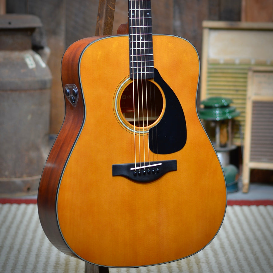 Yamaha Red Label FGX3 Natural Dreadnought Acoustic Guitar With Case