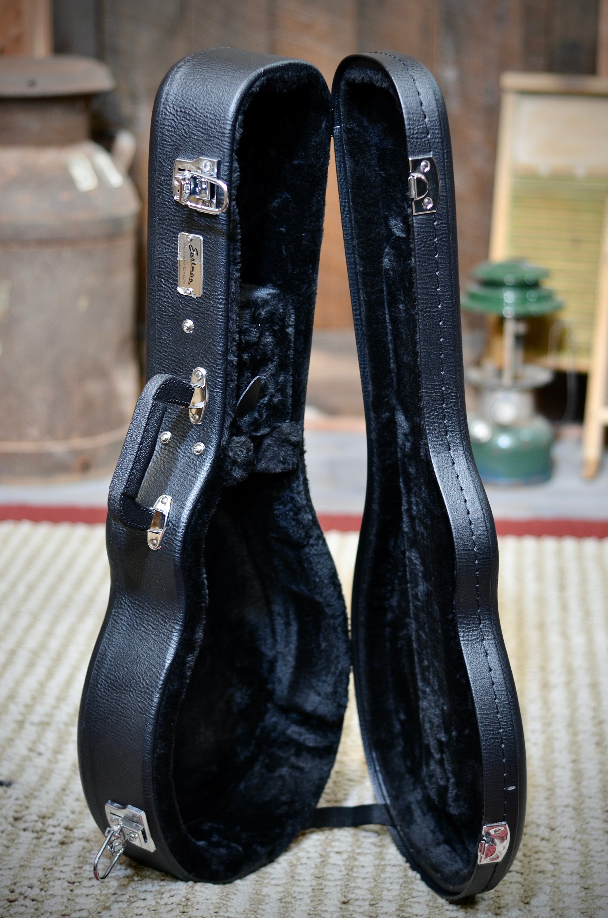 Eastman MD515 F-Style Mandolin With Case