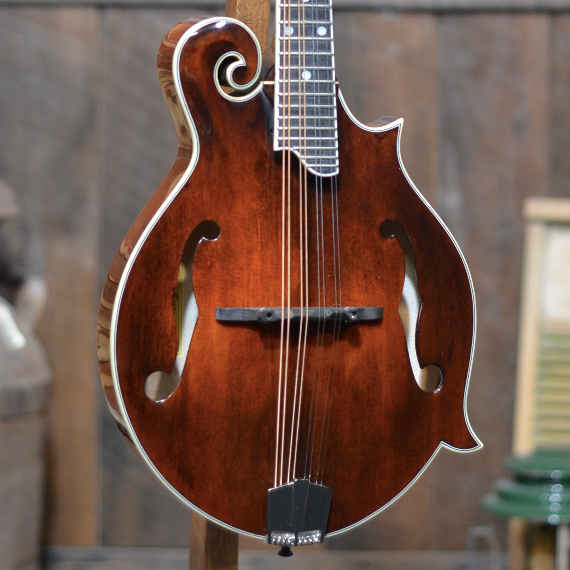 Eastman MD515 F-Style Mandolin With Case - Banjo Ben's