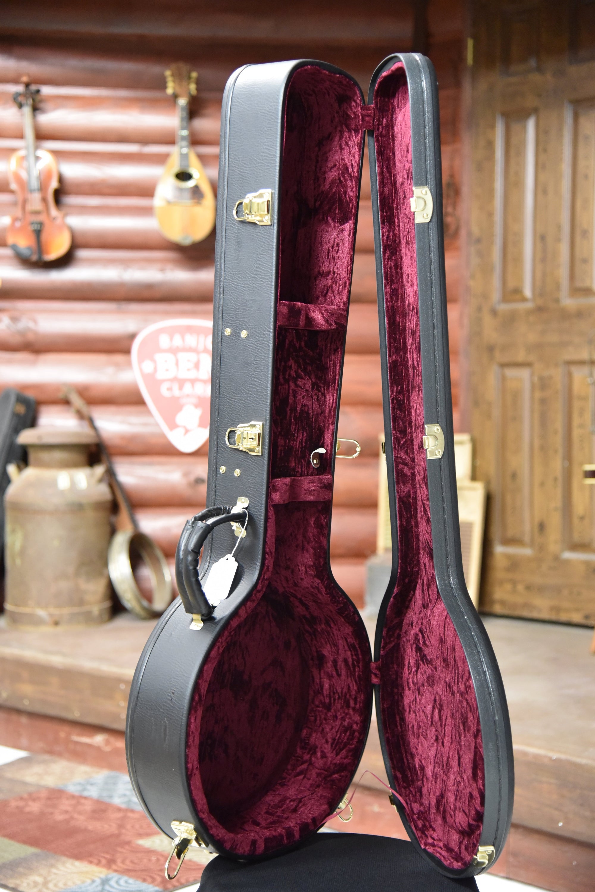 Pre-Owned Gold Tone Style 3 “Twanger” 5-String Bluegrass Banjo With Engraved Armrest And With Case