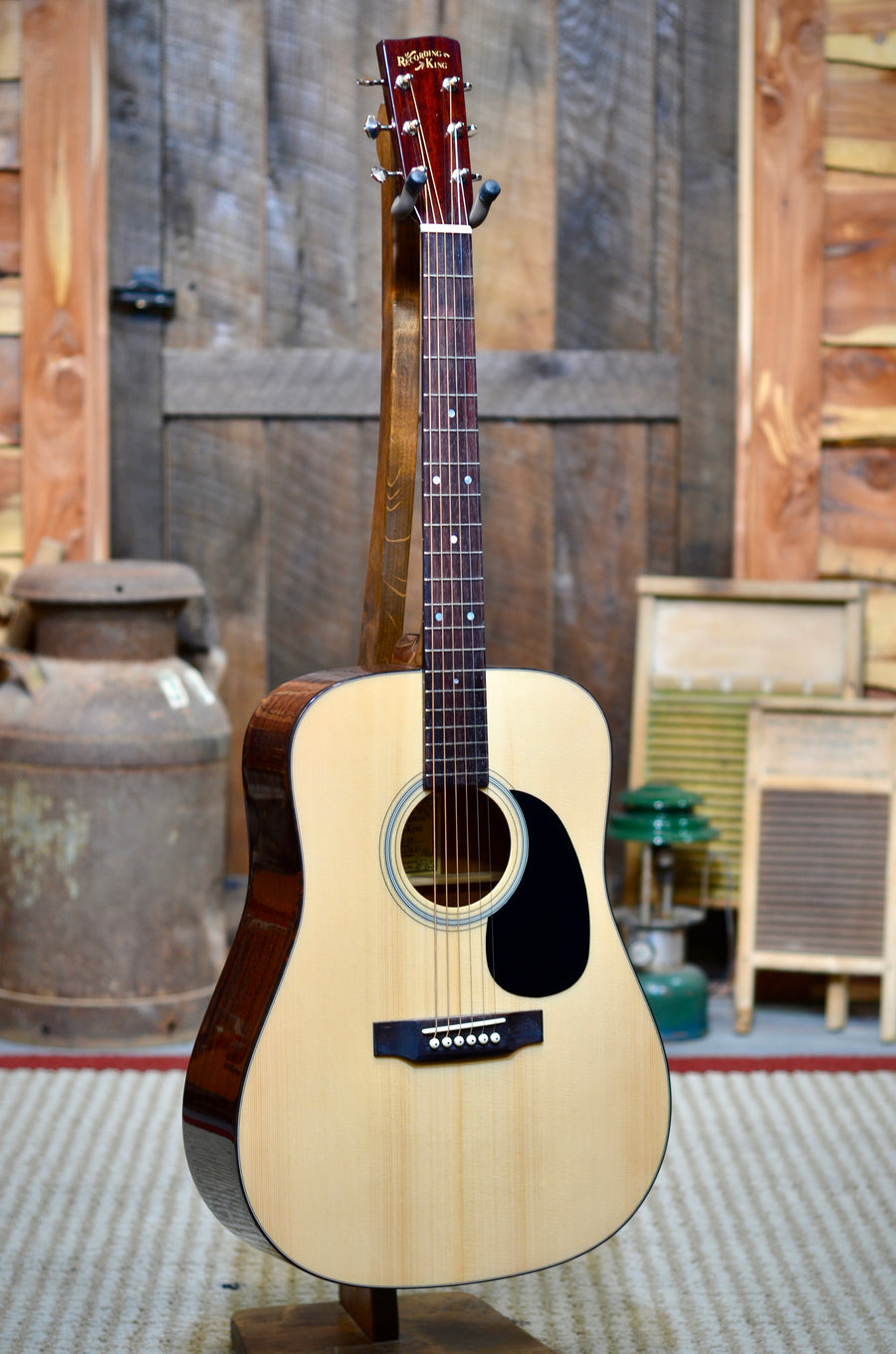 Pre-Owned Recording King RD-318 Dreadnought Acoustic Guitar