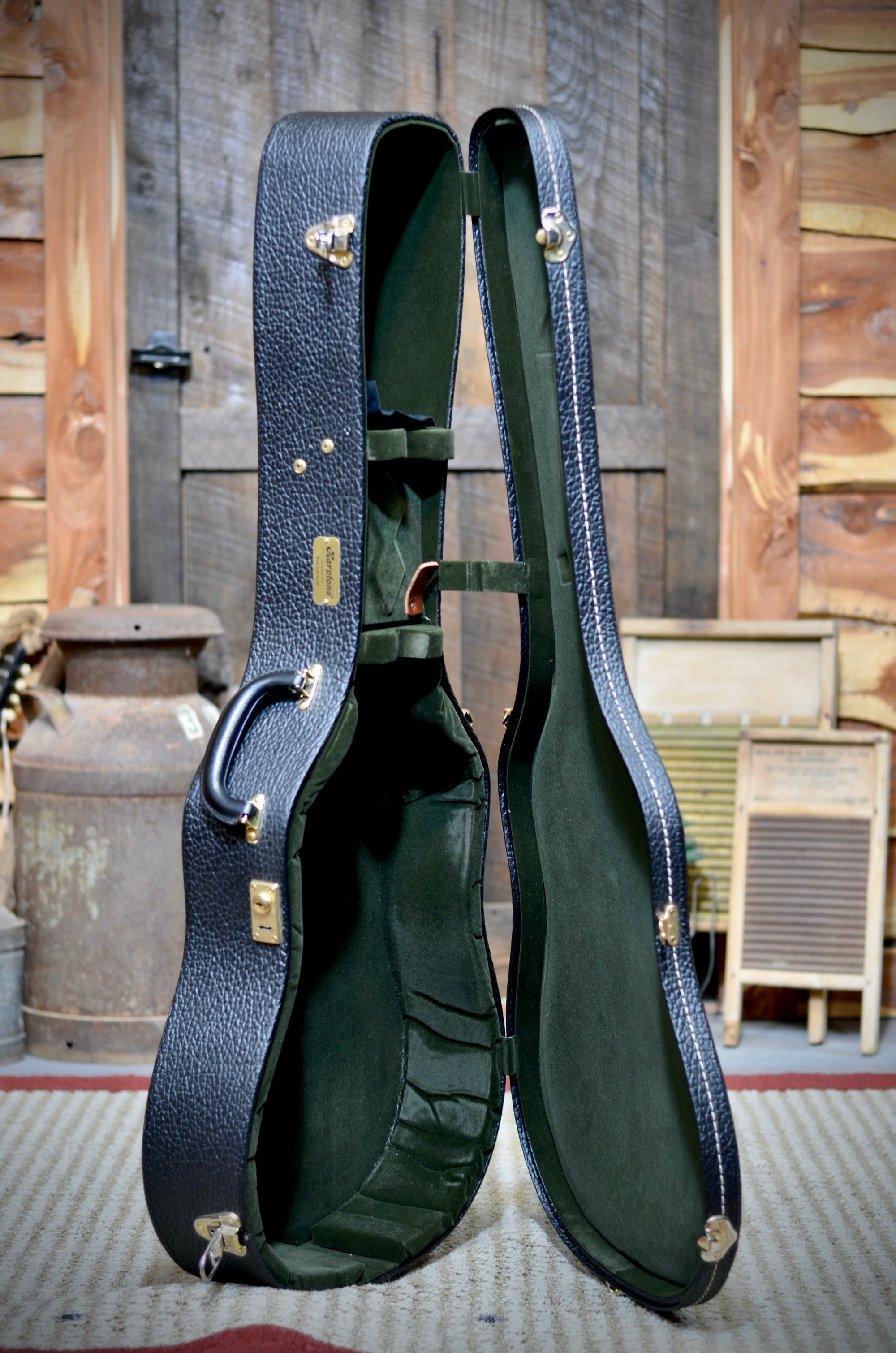 Pre-Owned Preston Thompson DSMA Guitar With Case