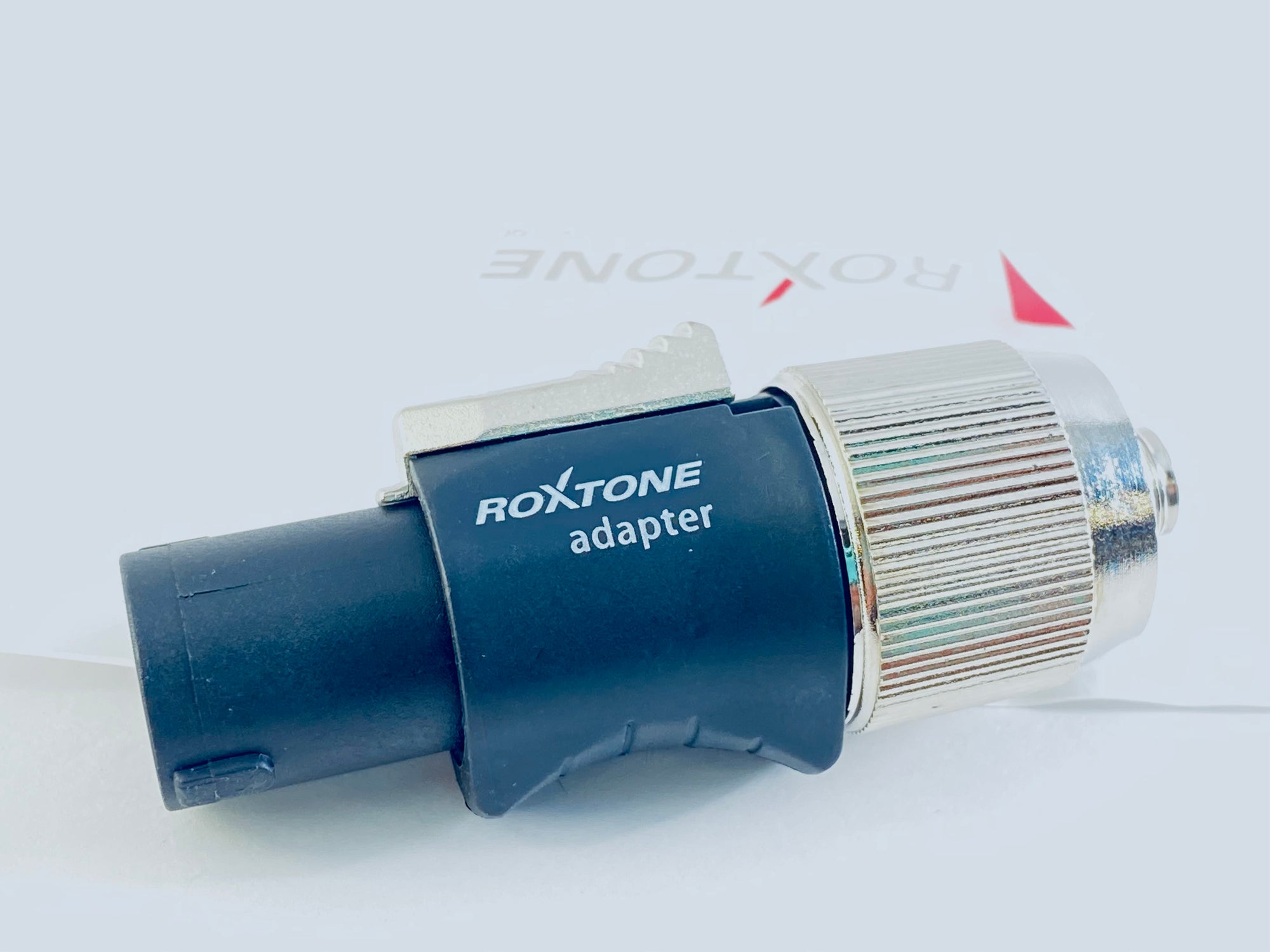Roxtone RASJ Speakon to 1/4″ Female Adapter
