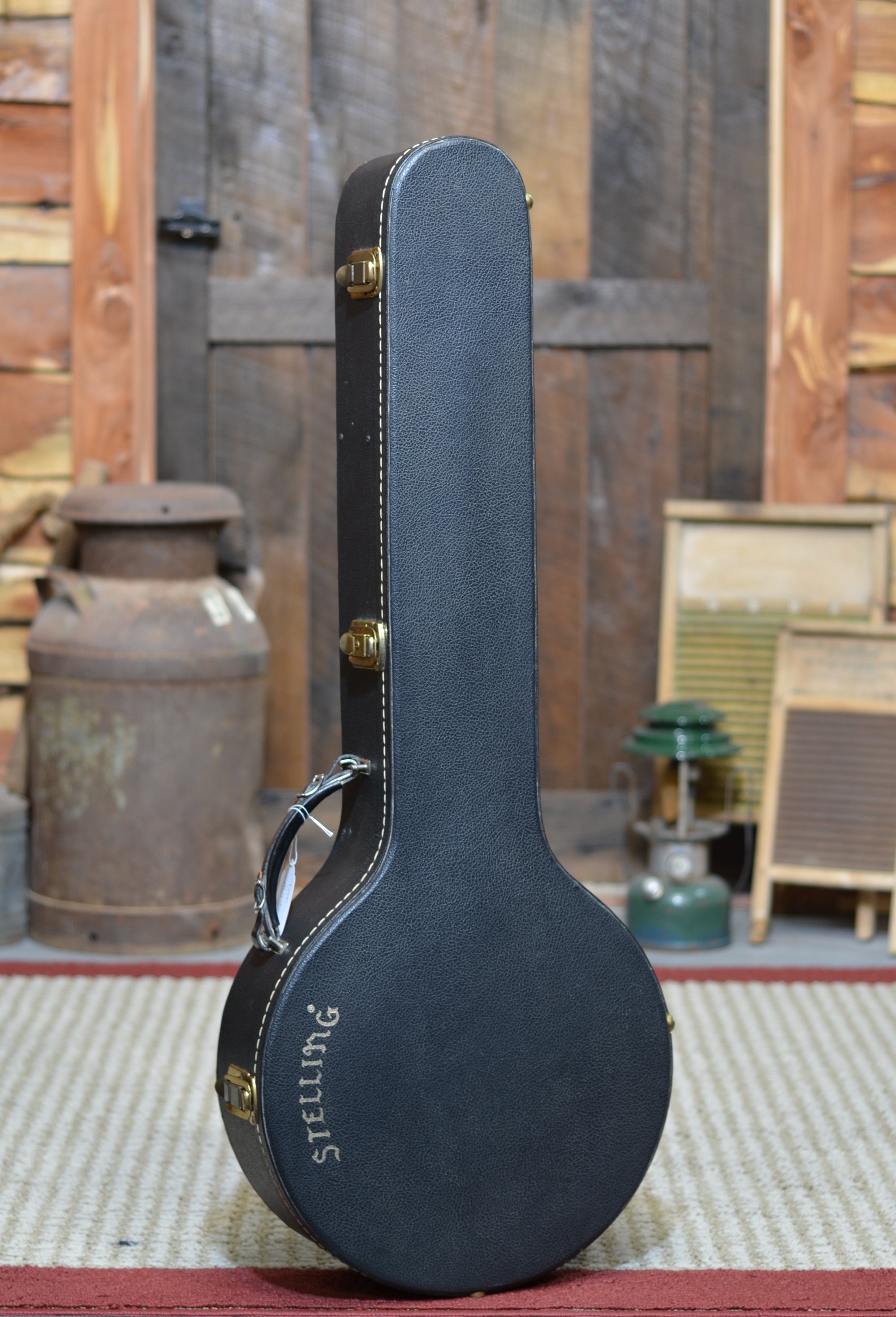 Pre-Owned Stelling Maple Golden Cross Old Wood Rim 5-String Bluegrass Banjo with Case