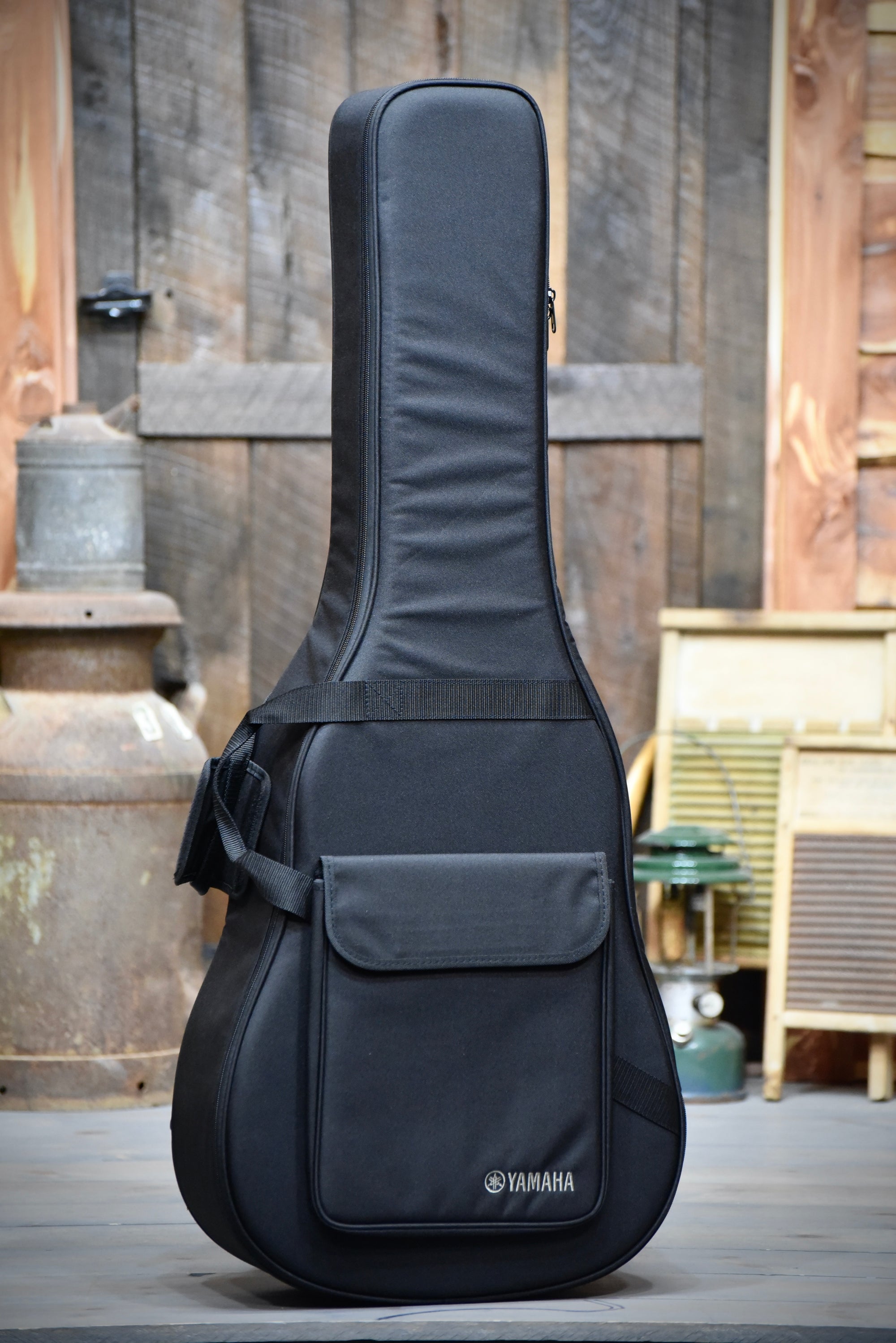 Yamaha acoustic guitar on sale gig bag