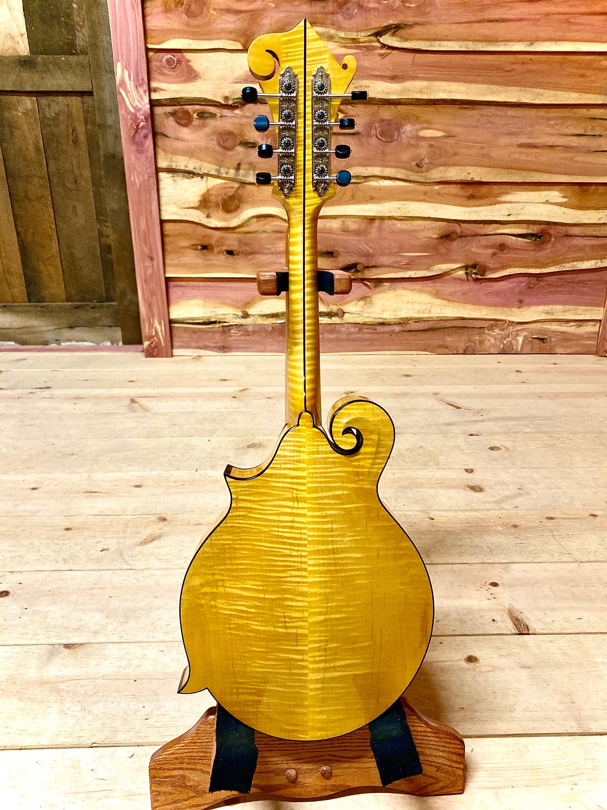 Northfield Big Mon Natural Finish Tortoise Bound F-Style Mandolin With Case