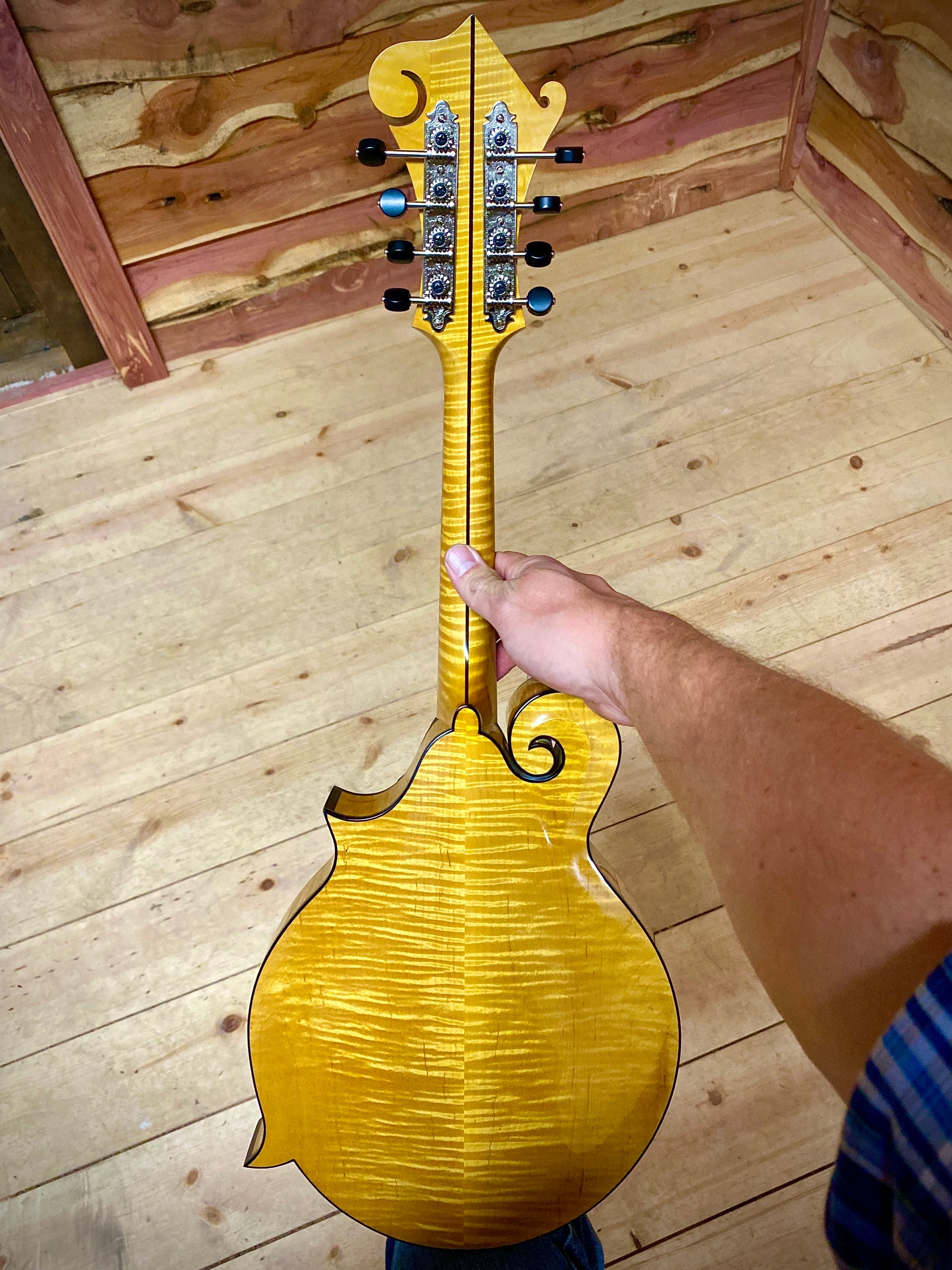 Northfield Big Mon Natural Finish Tortoise Bound F-Style Mandolin With Case